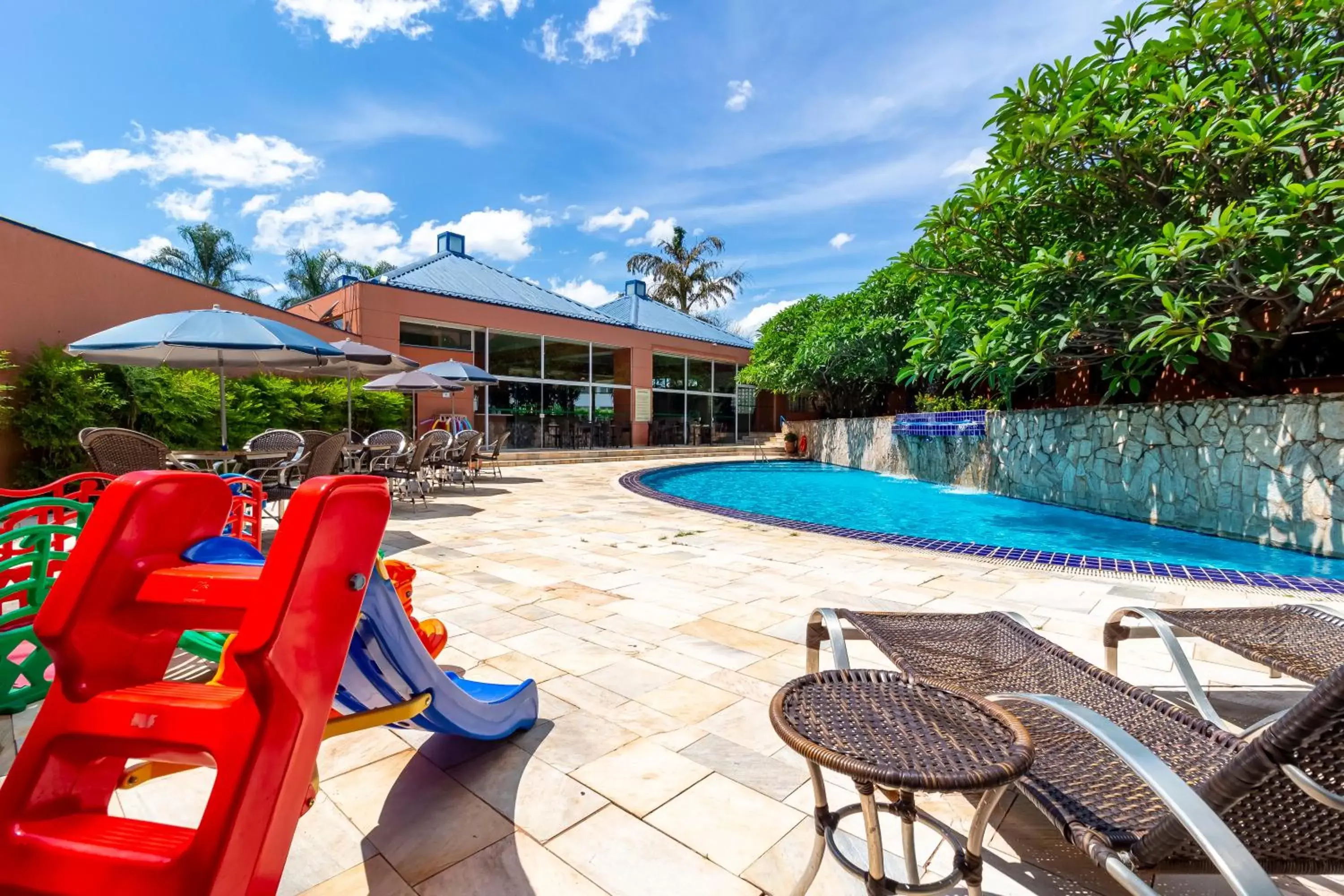 Pool view in Hotel Golden Park Ribeirão Preto by Nacional Inn Pool view in Hotel Golden Park Ribeirão Preto by Nacional Inn