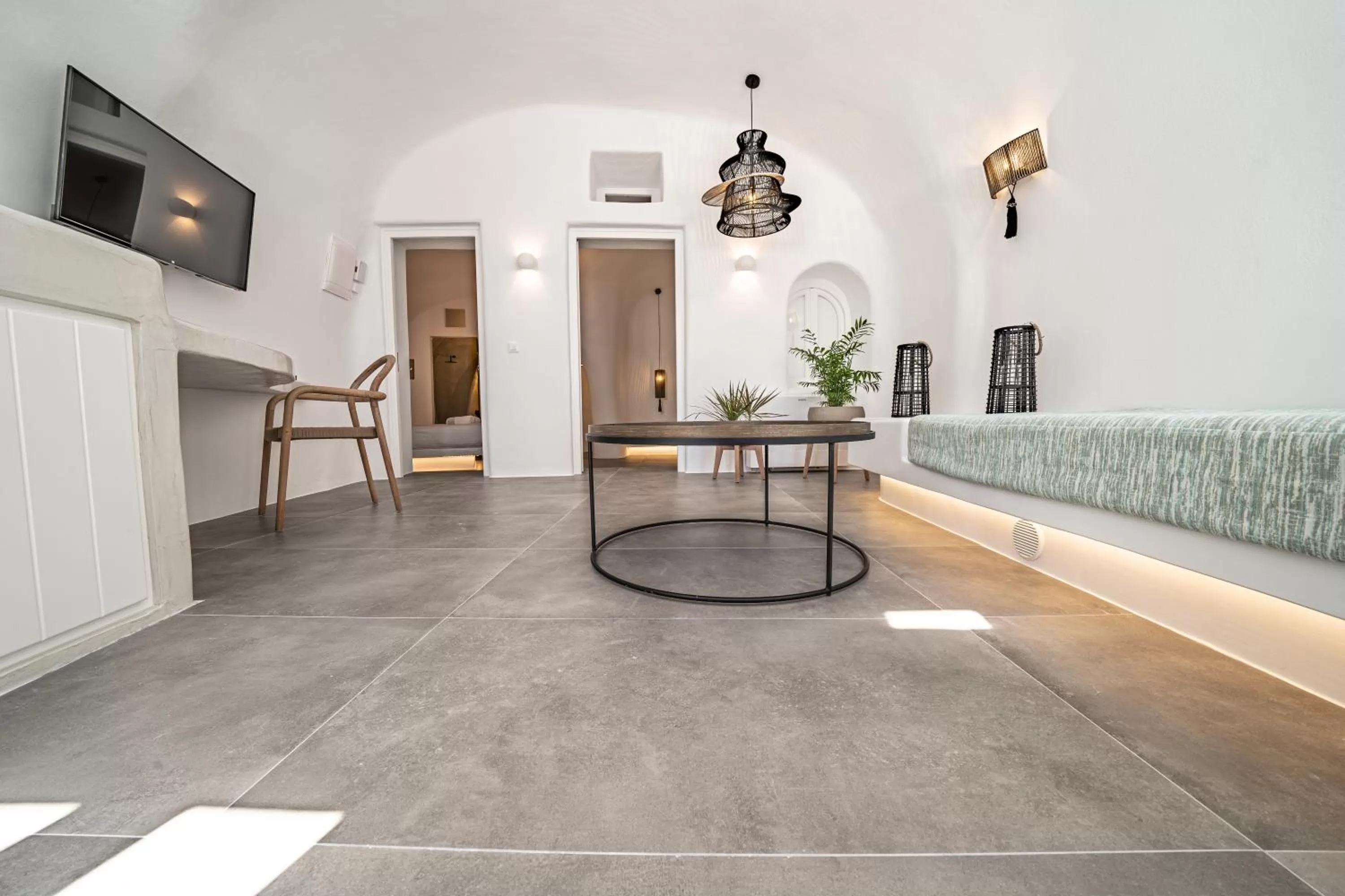 Bed in Eternity Suites Santorini