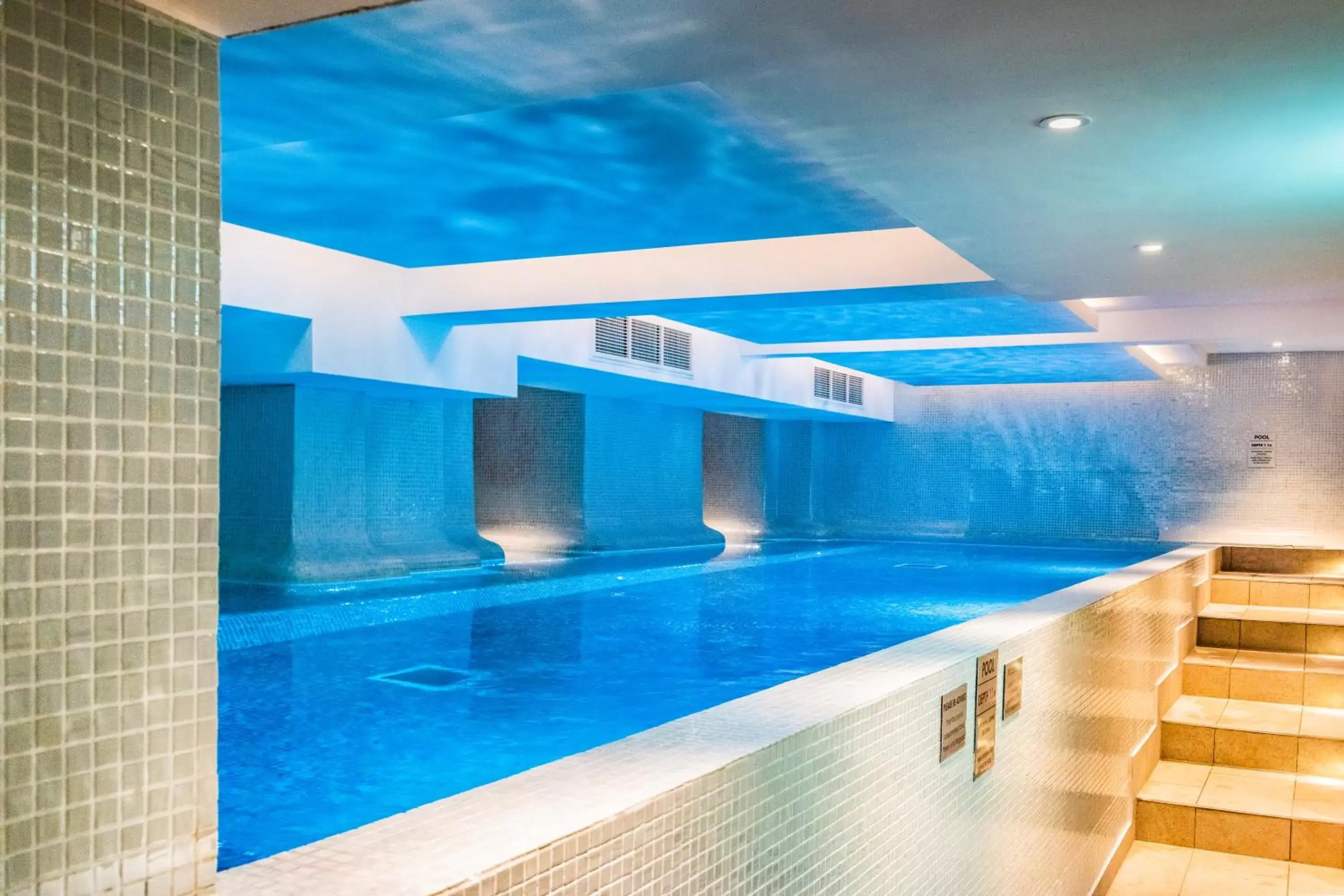 Spa and wellness centre/facilities, Swimming Pool in Harbour Hotel Brighton
