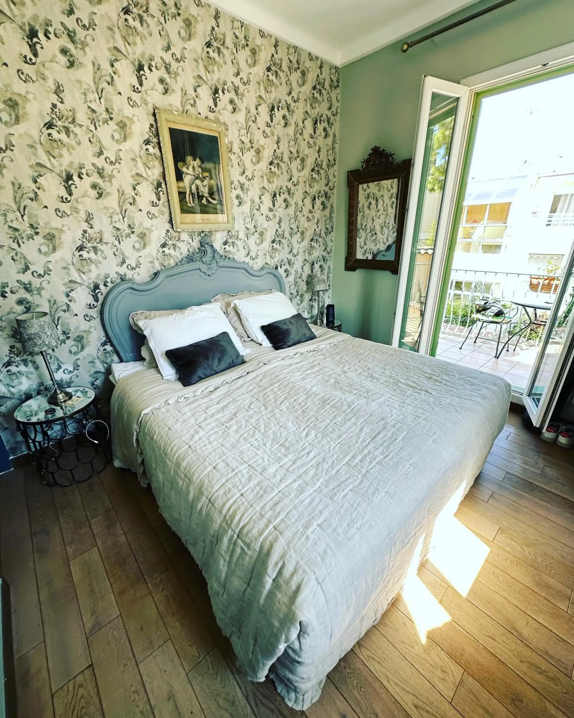 Bed in Hotel Le Ponteil Bed in Hotel Le Ponteil