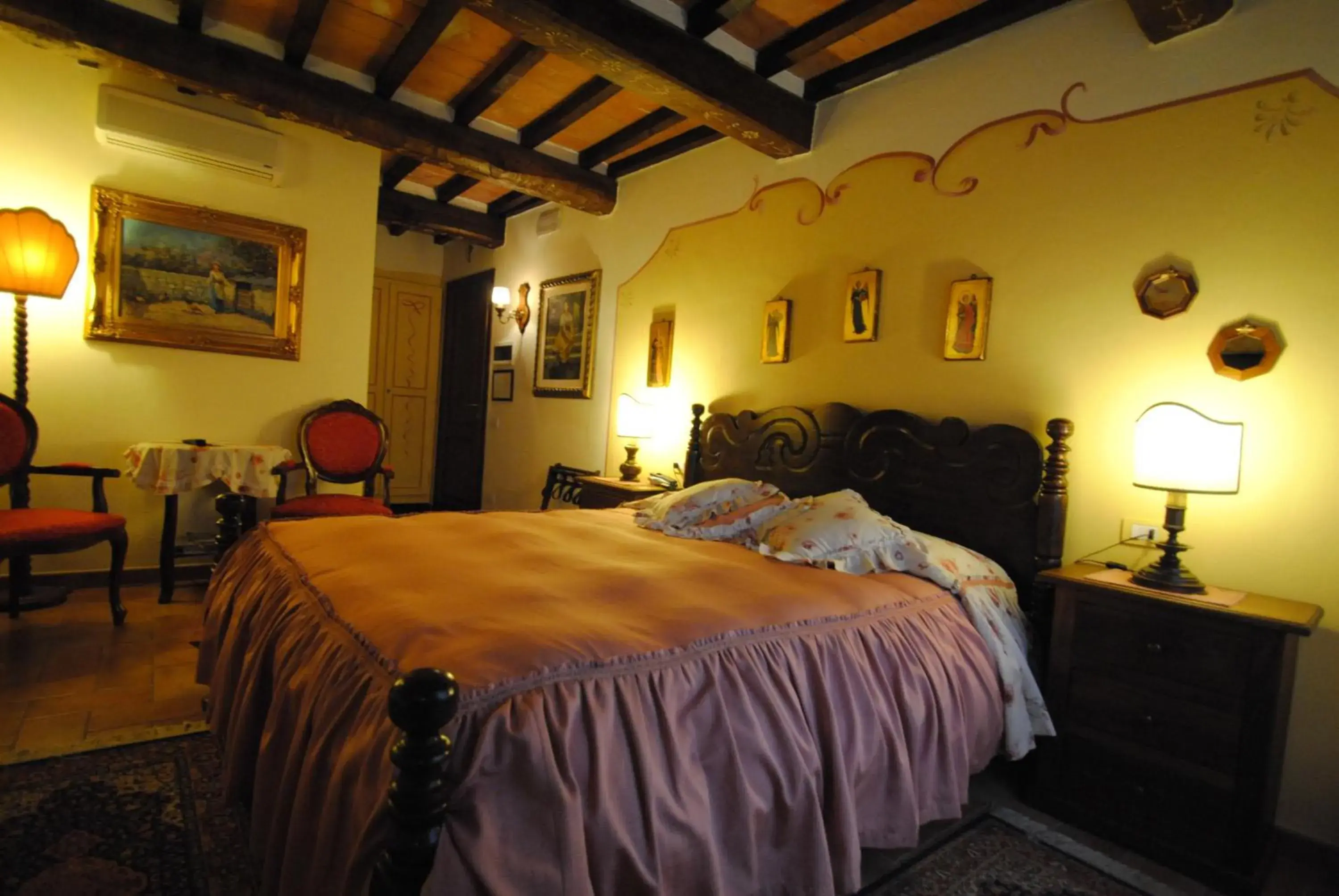 Photo of the whole room, Bed in Torre Sangiovanni Albergo e Ristorante