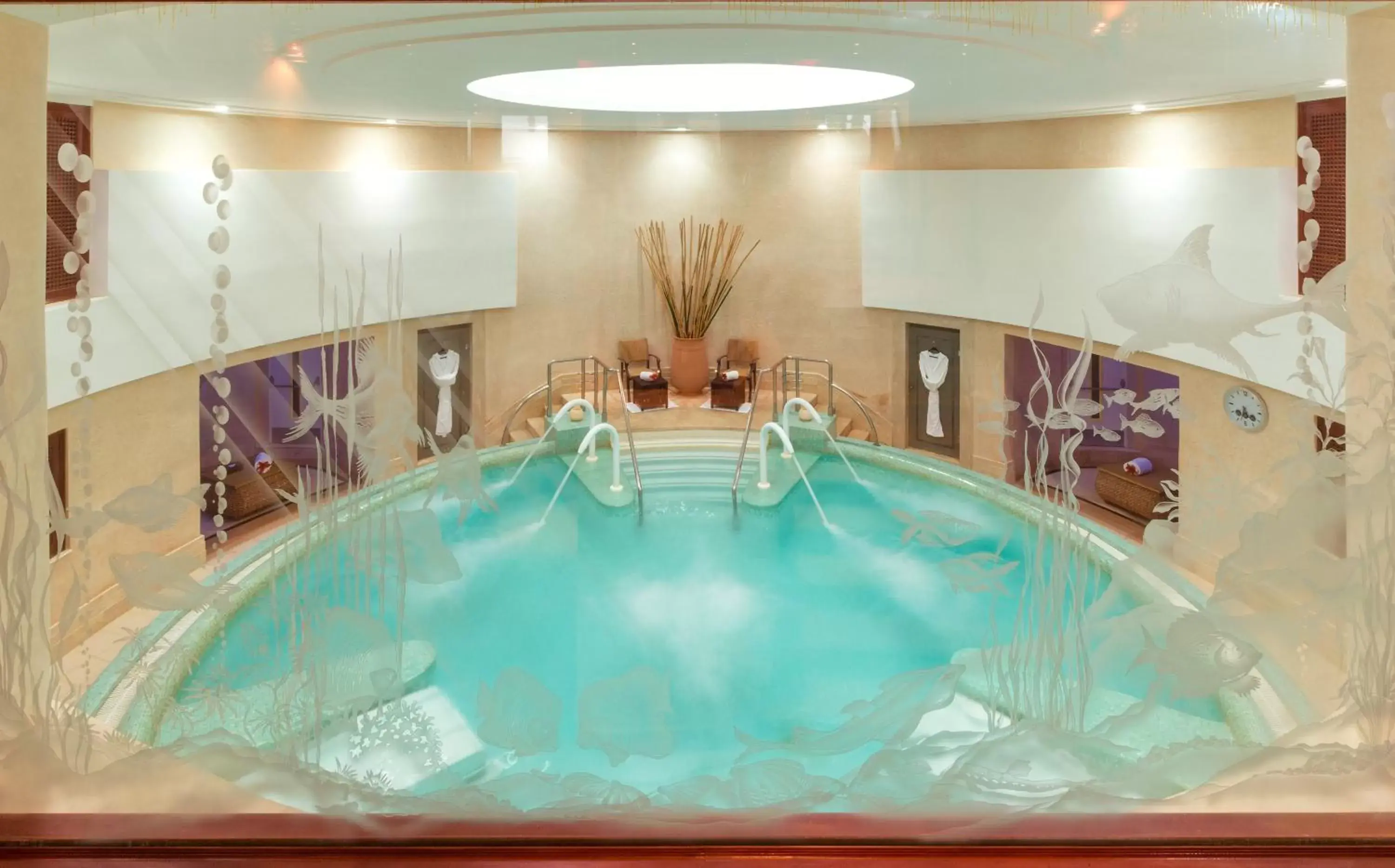 Hot Spring Bath, Swimming Pool in L' Amphitrite Palace Resort & Spa