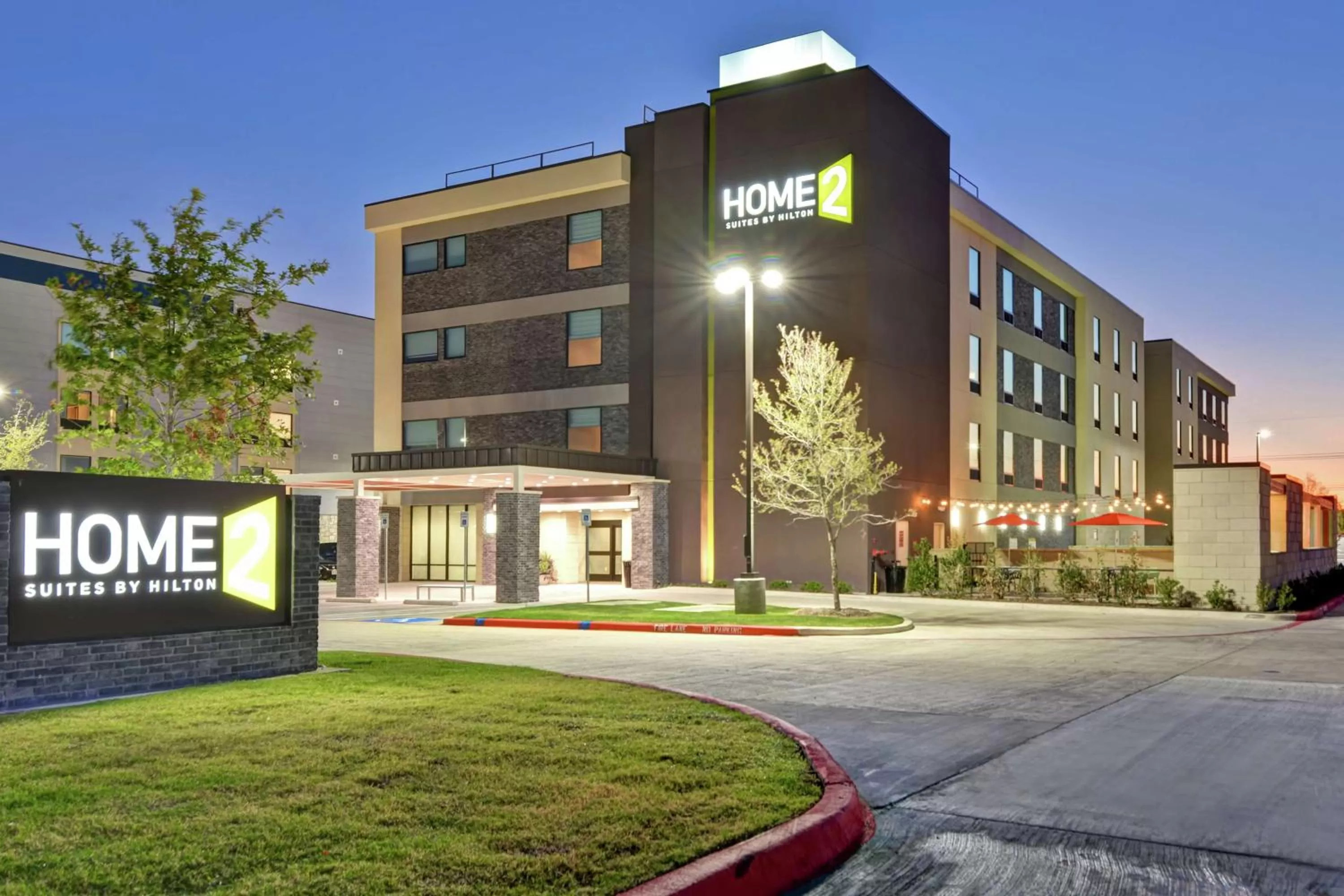 Property building in Home2 Suites By Hilton McKinney