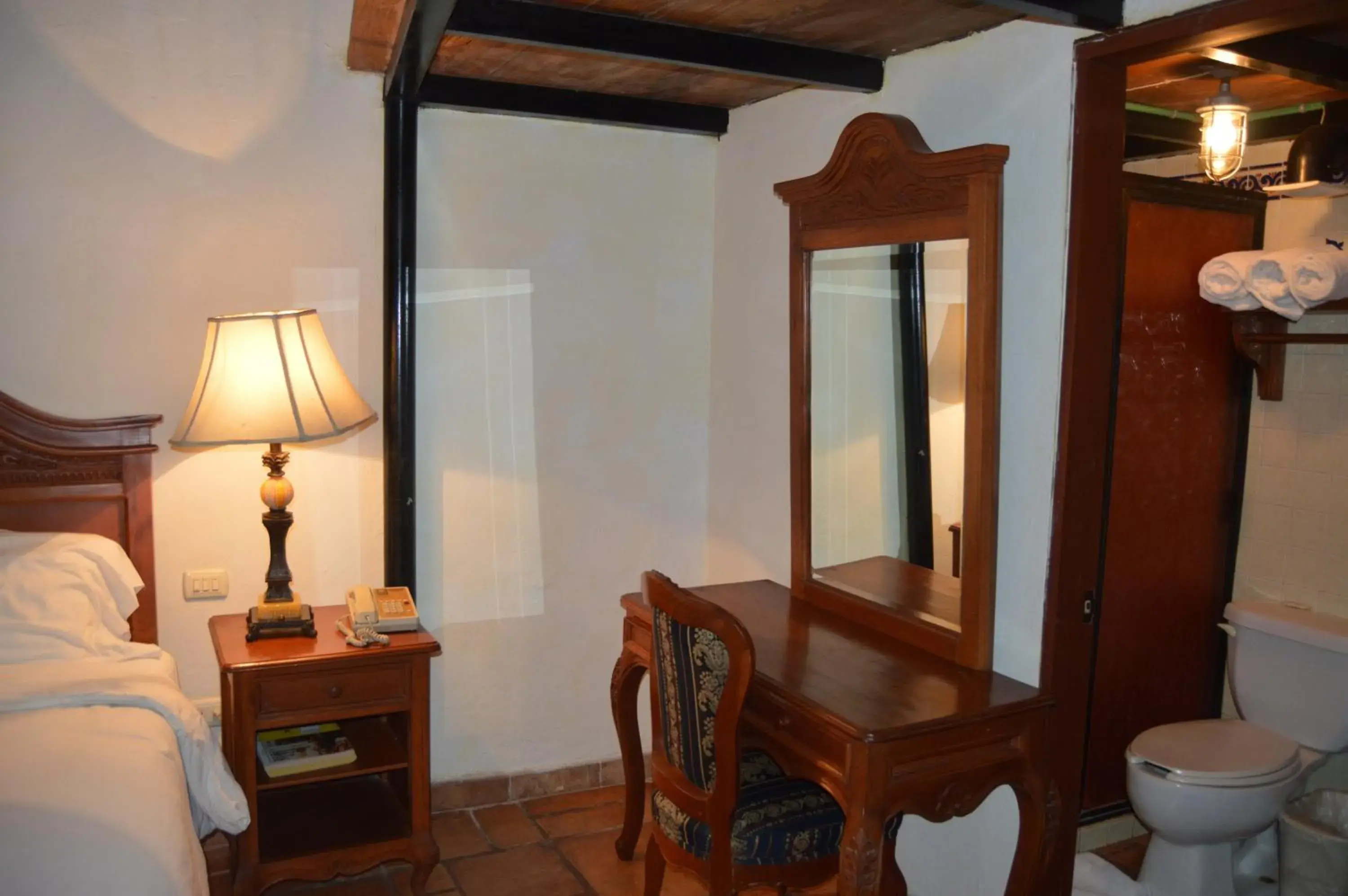 Bedroom, Dining Area in Hotel Meson del Mar