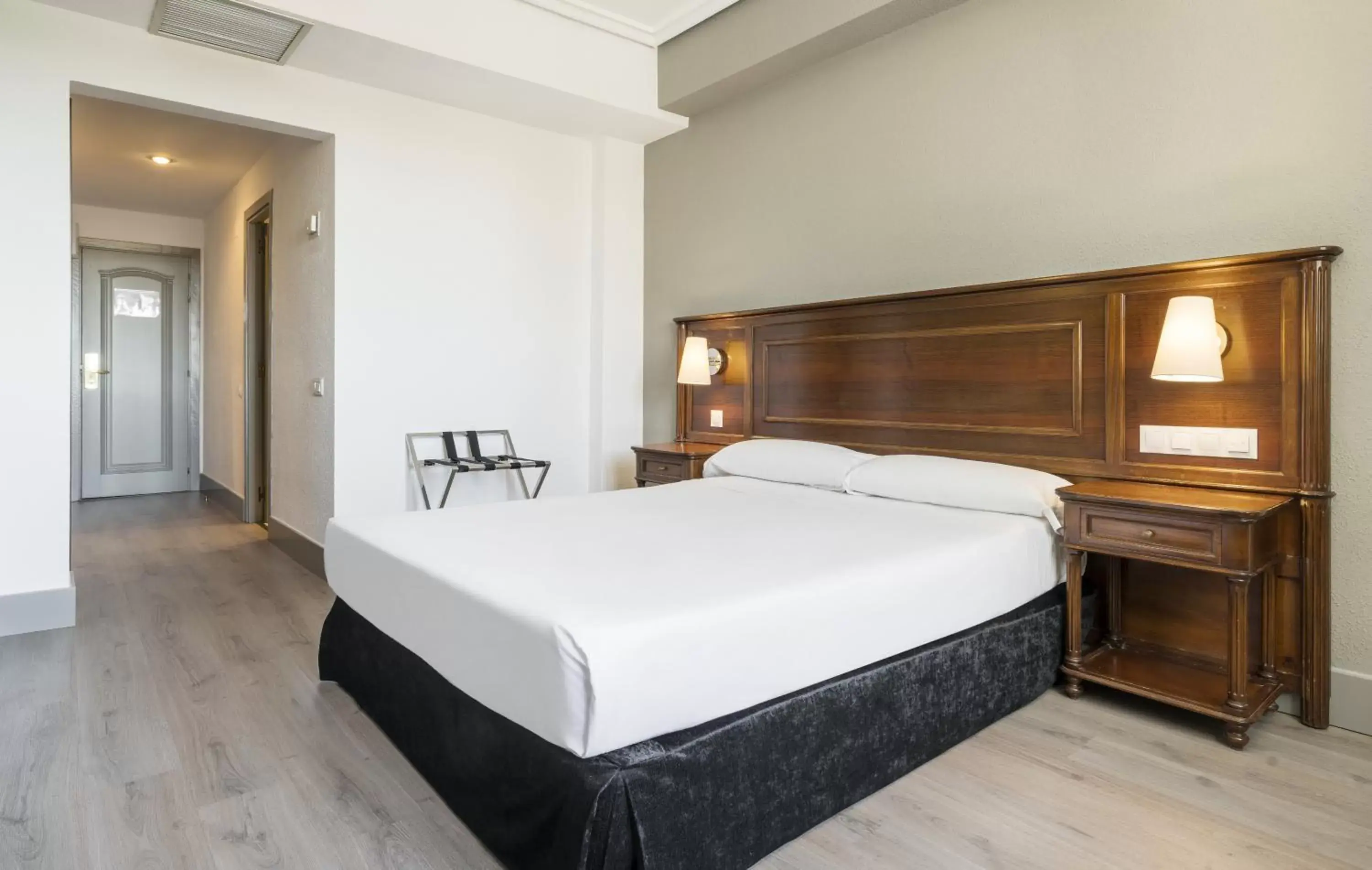 Double or Twin Room in Hotel Ilunion Las Lomas Double or Twin Room in Hotel Ilunion Las Lomas