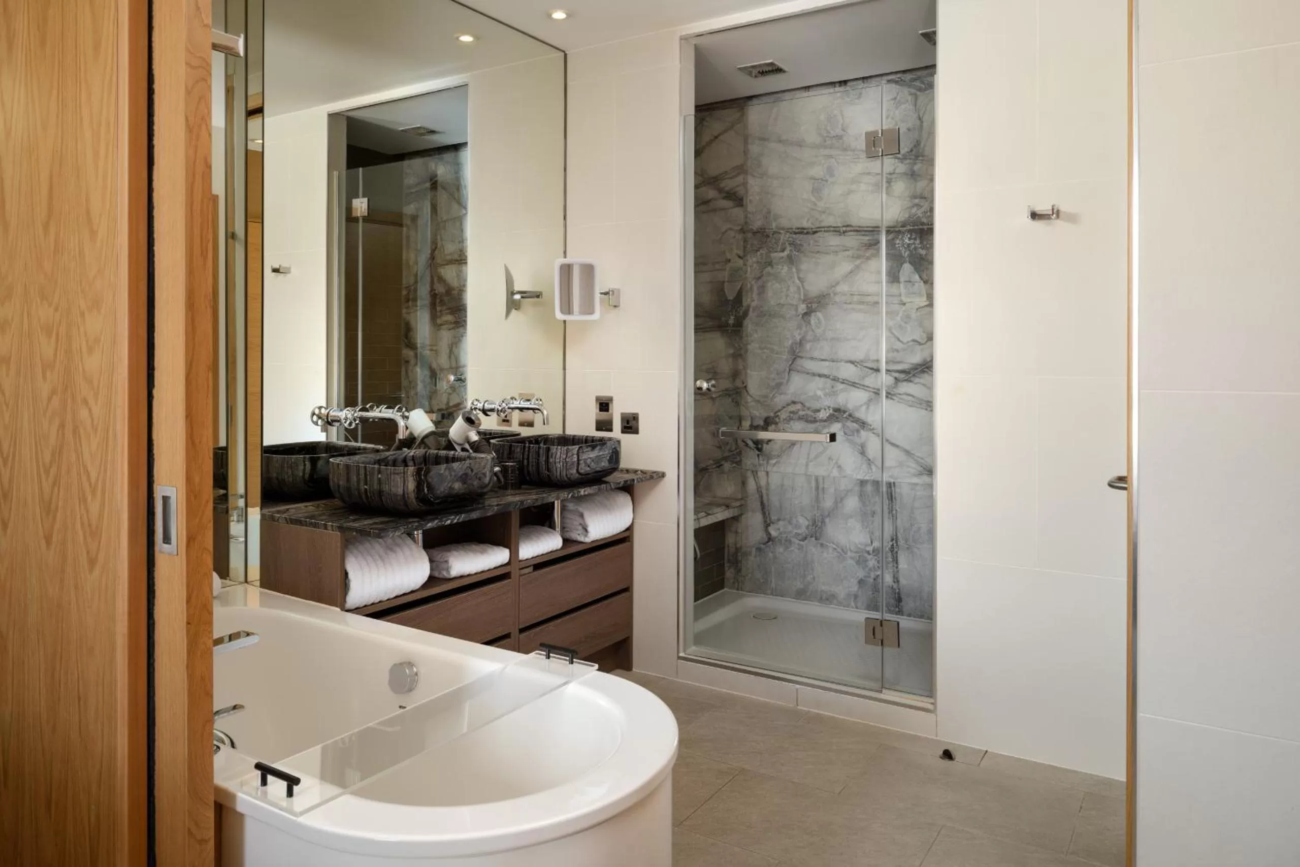 Shower in Market Street hotel