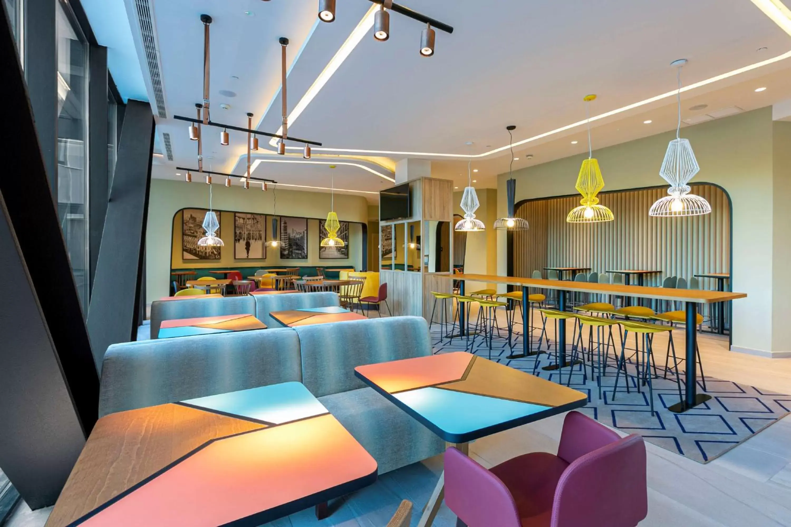 Lobby or reception, Restaurant/Places to Eat in Hampton By Hilton Alcobendas Madrid