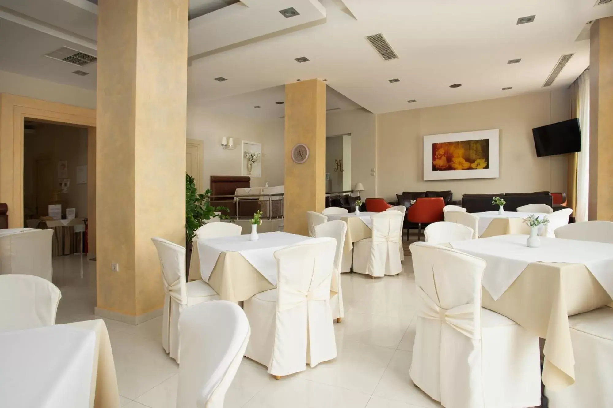 Restaurant/places to eat, Banquet Facilities in Blue Sea Hotel