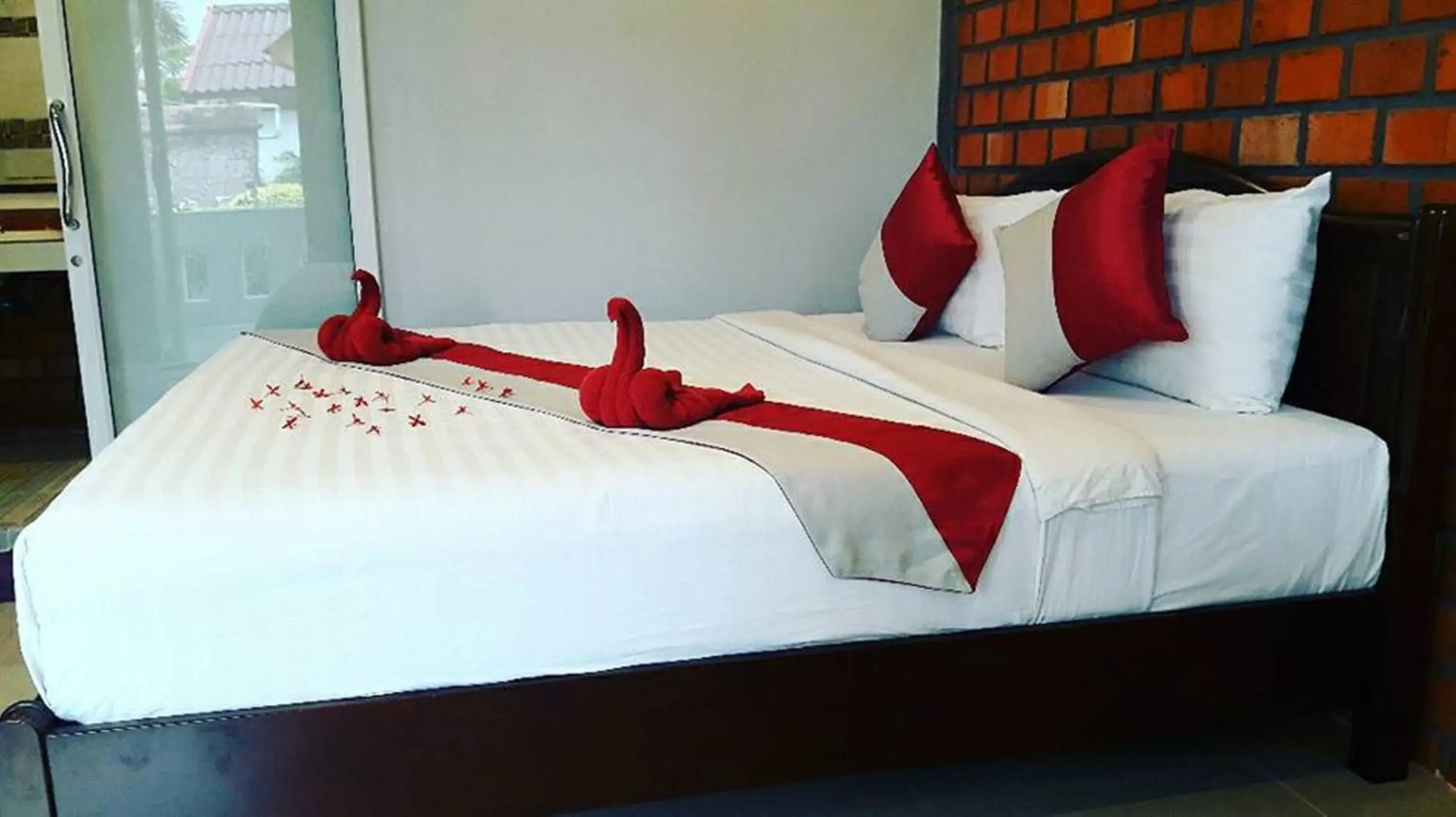 Bed in Lanta New Beach Bungalows - SHA Plus