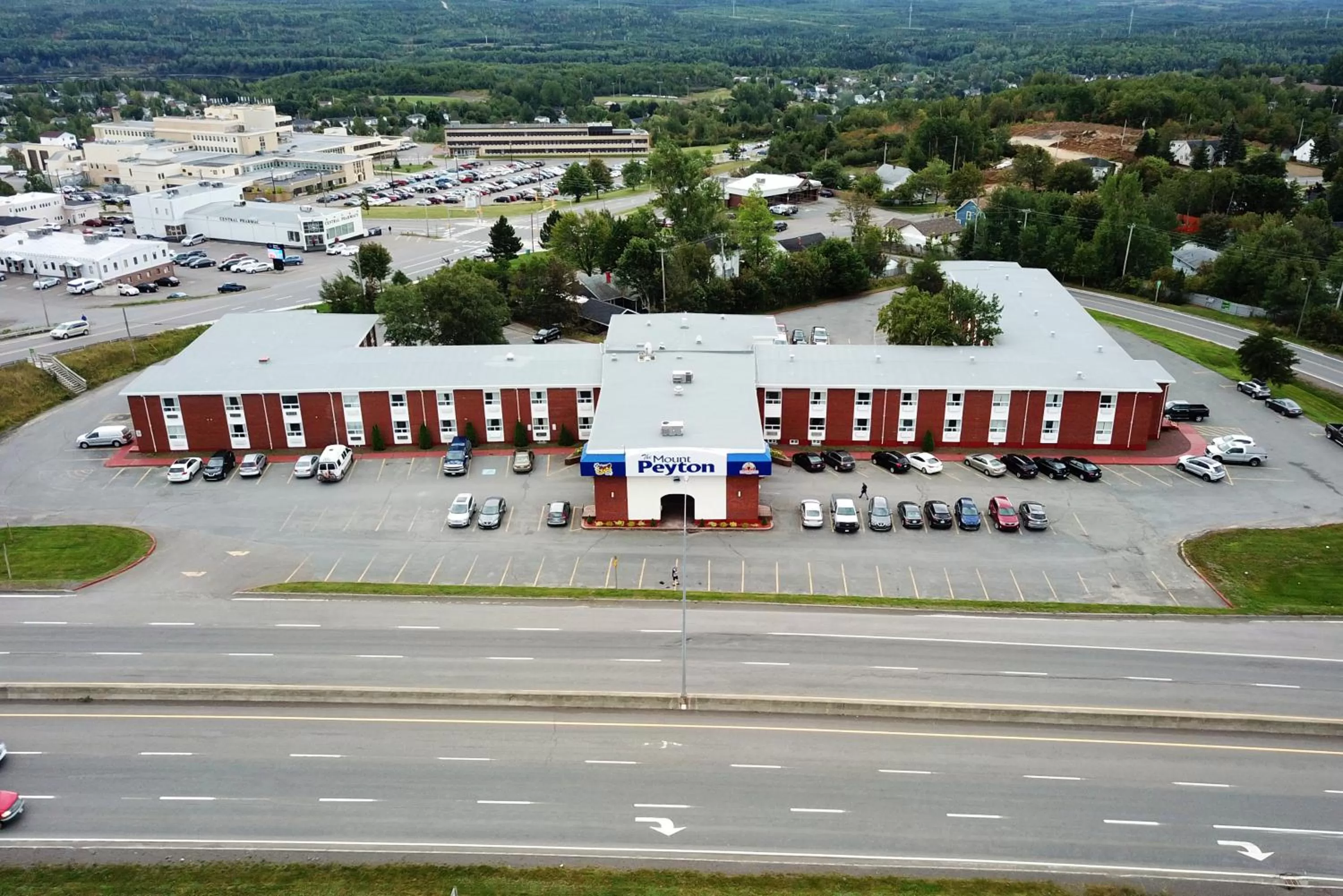 Property building in Mount Peyton Resort & Conference Centre