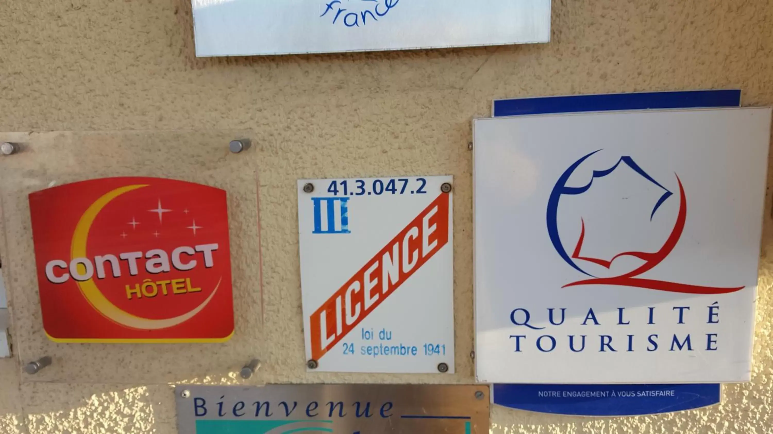 Certificate/Award, Property Logo/Sign in Tourhotel Blois