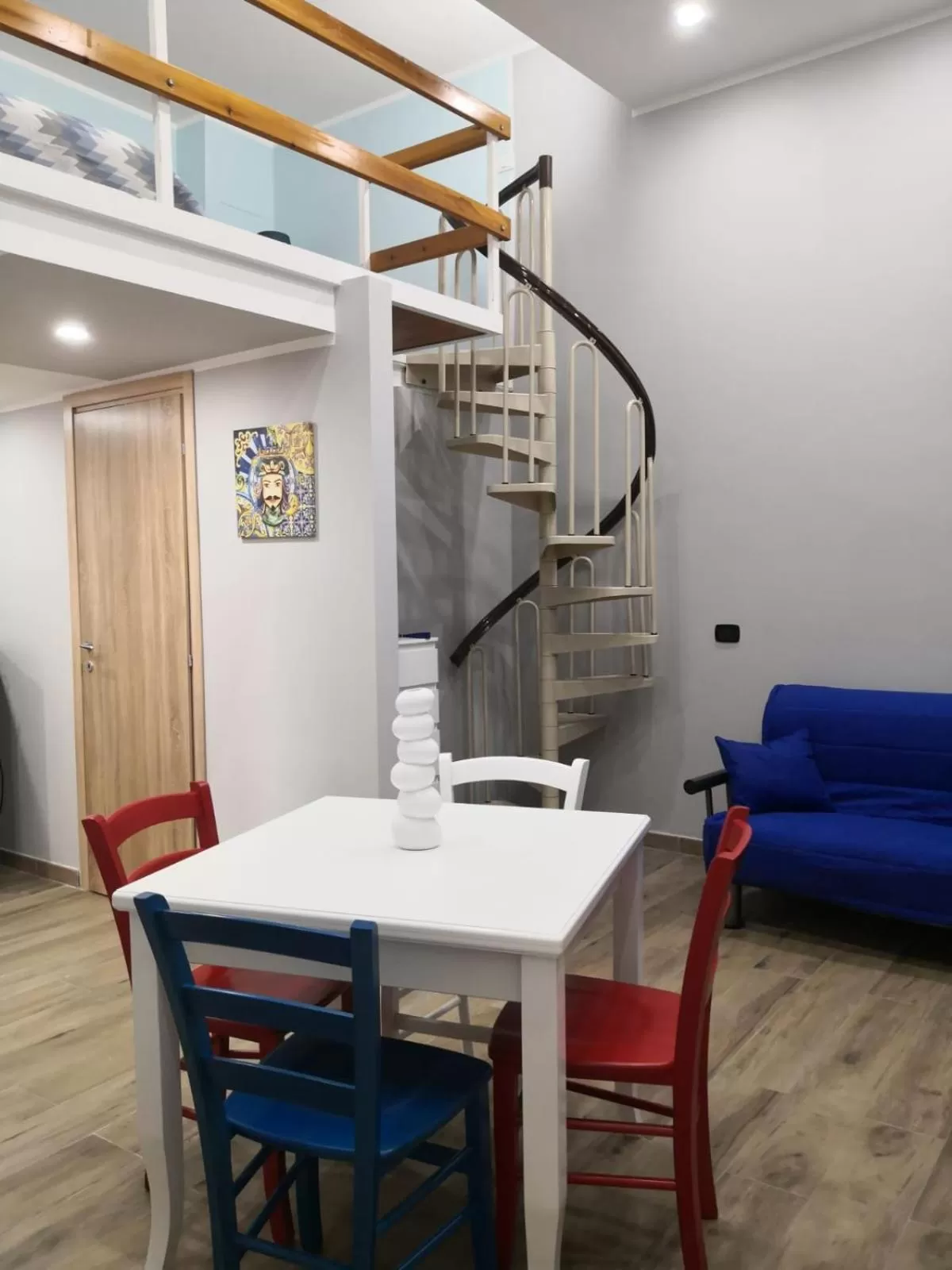 Dining Area in CARLINO Room's