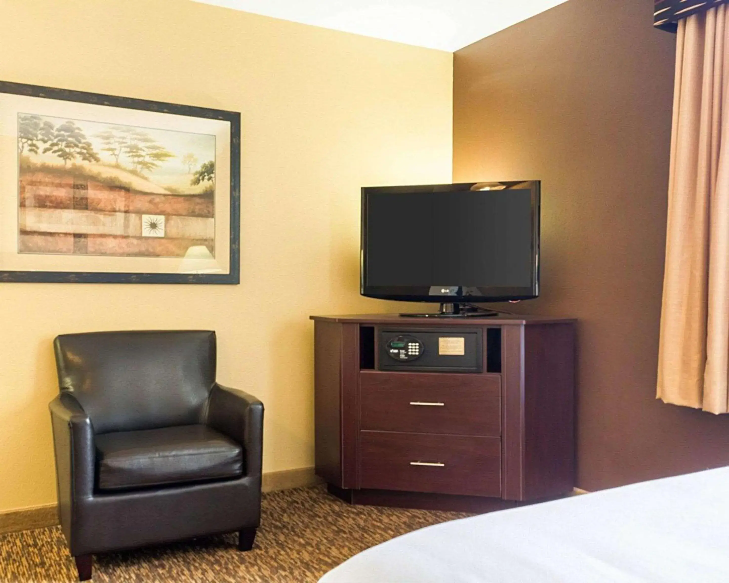 Efficiency Queen Suite with Two Queen Beds - Accessible/Non-Smoking in MainStay Suites Minot Efficiency Queen Suite with Two Queen Beds - Accessible/Non-Smoking in MainStay Suites Minot