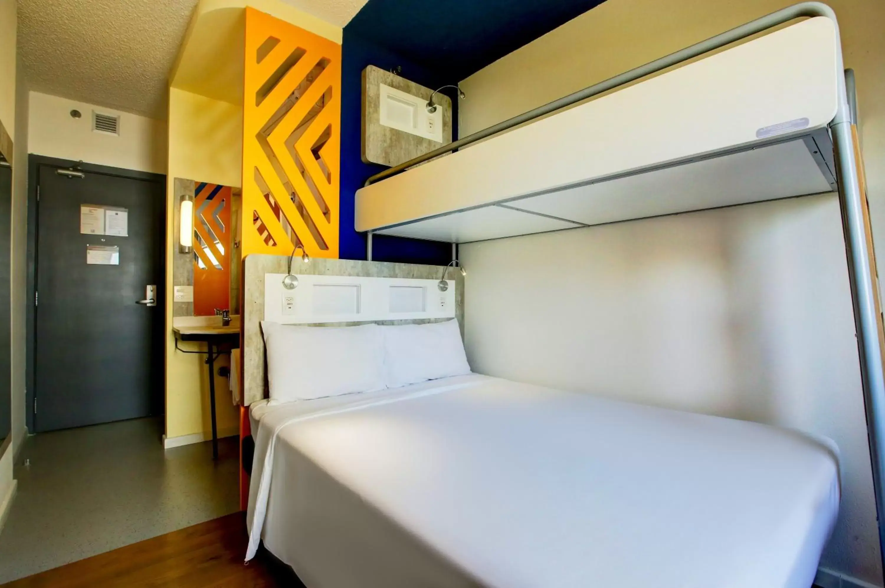 Bed, Bunk Bed in ibis budget Tambore