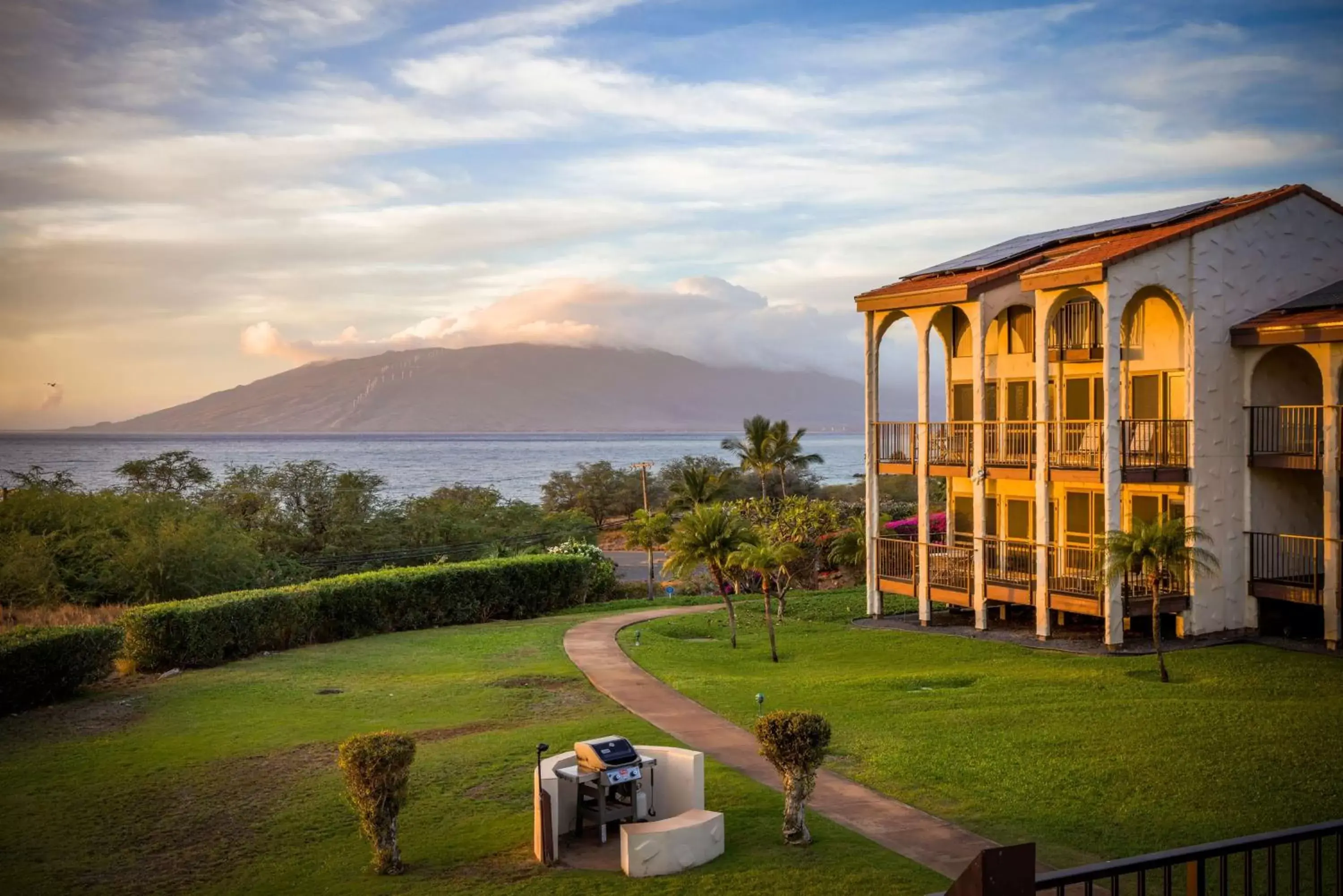 Property building in Aston Maui Hill