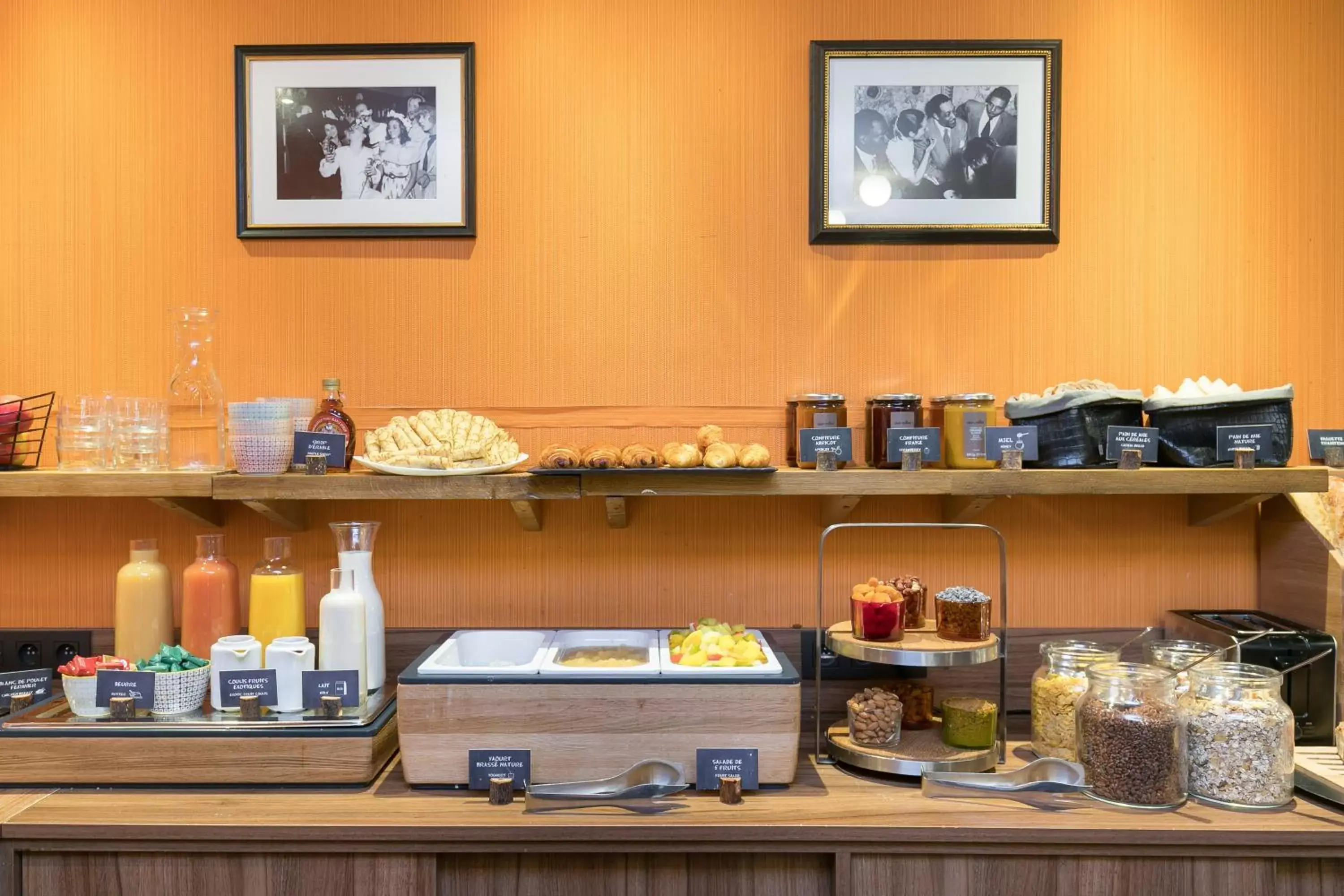 Buffet breakfast in Hotel Boris V. by Happyculture