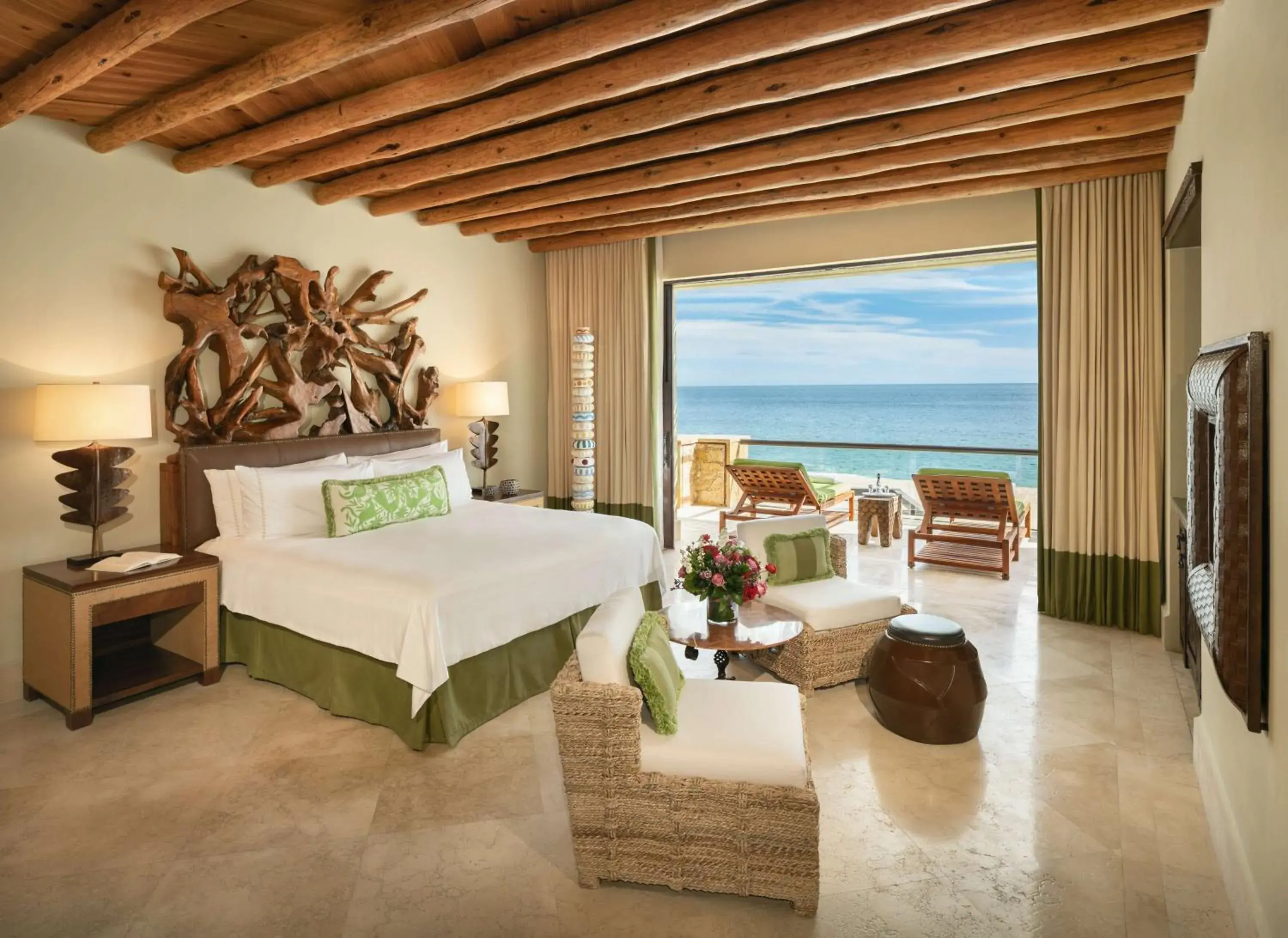 Bed in Waldorf Astoria Los Cabos Pedregal