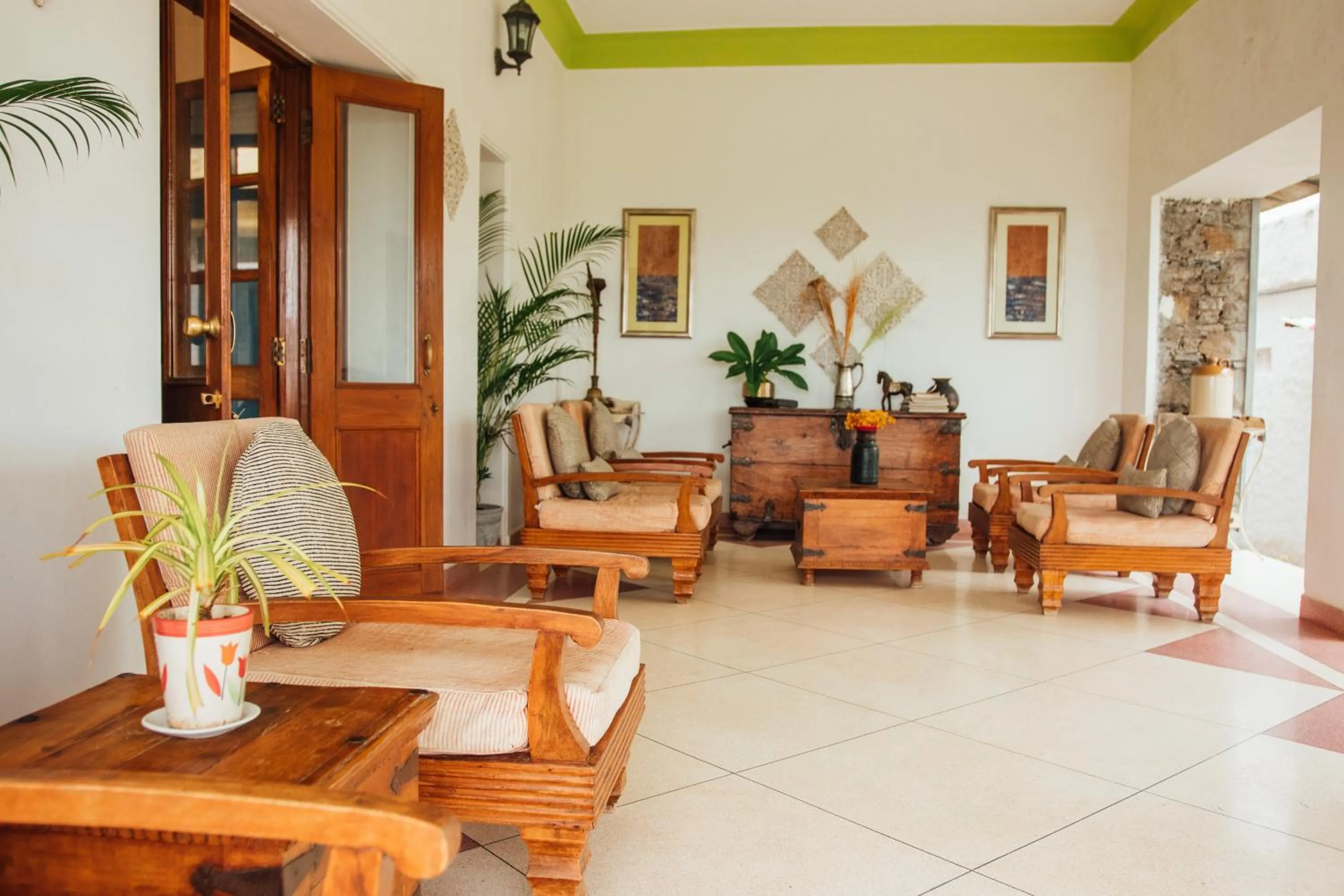 Communal lounge/ TV room in Devra Udaipur