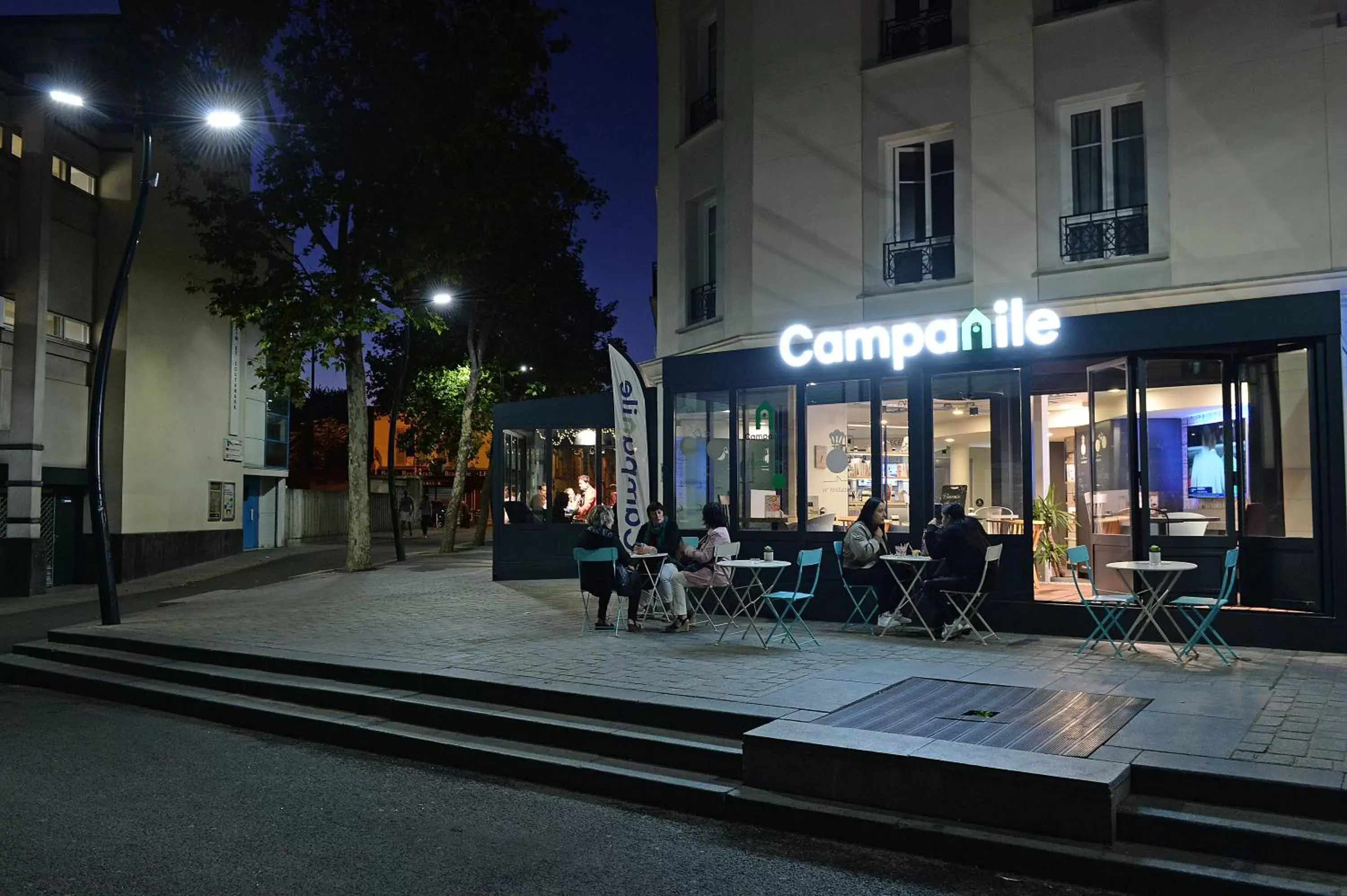 Patio in CAMPANILE PARIS - Clichy Centre