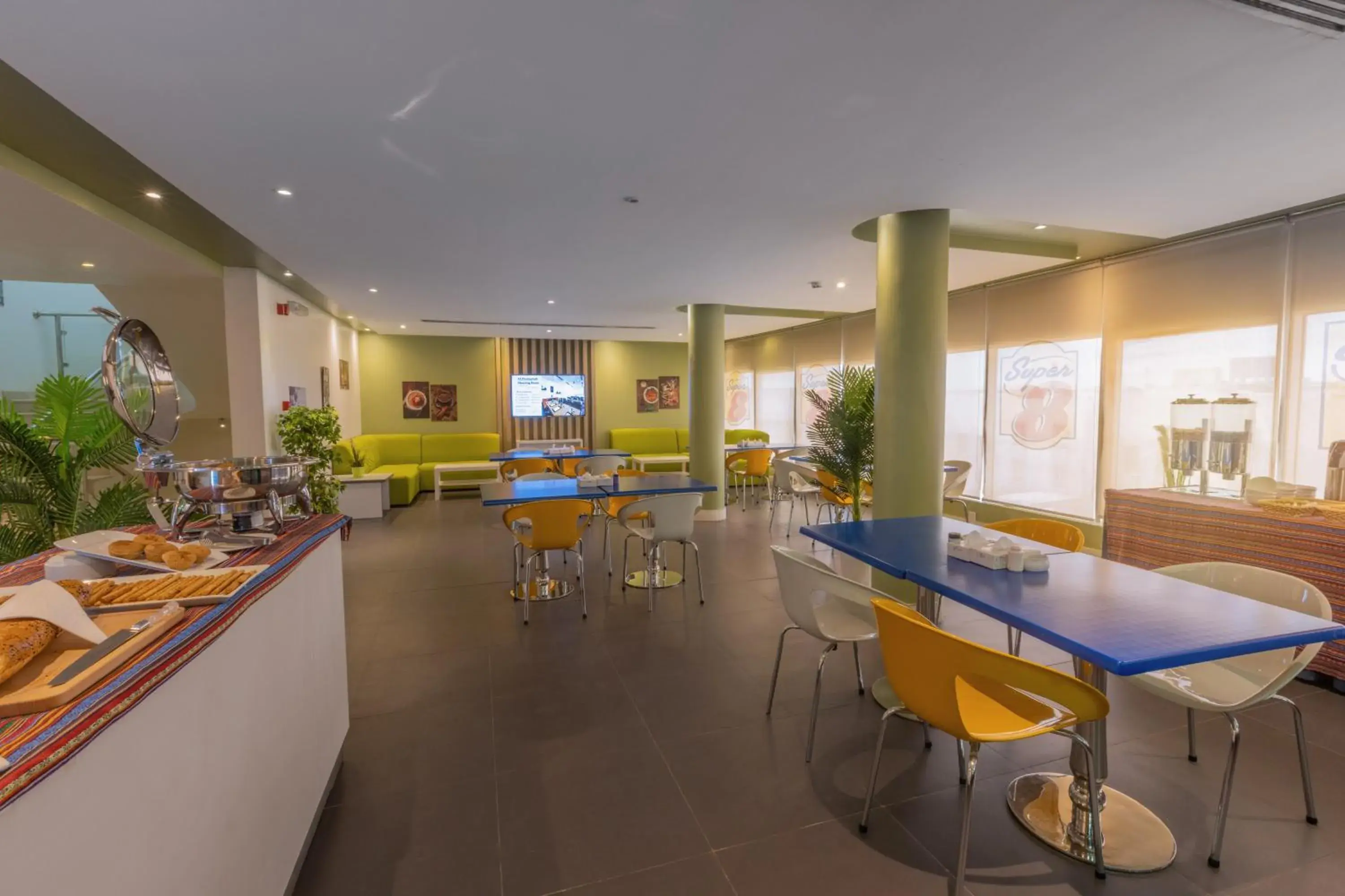 Restaurant/Places to Eat in Super 8 Hotel Al Riyadh by Wyndham Restaurant/Places to Eat in Super 8 Hotel Al Riyadh by Wyndham