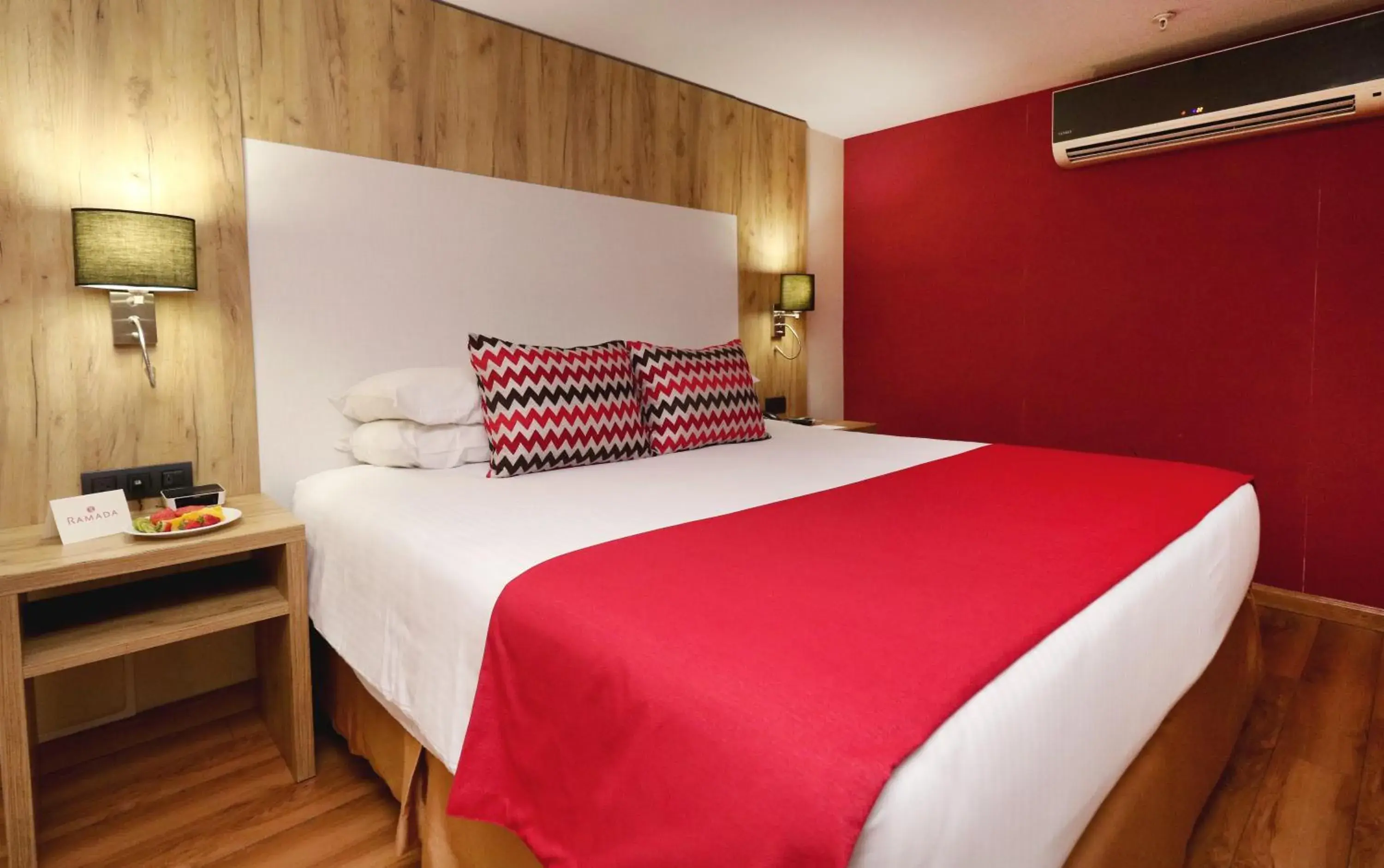 Bedroom, Bed in Ramada by Wyndham Panama Via Argentina Bedroom, Bed in Ramada by Wyndham Panama Via Argentina