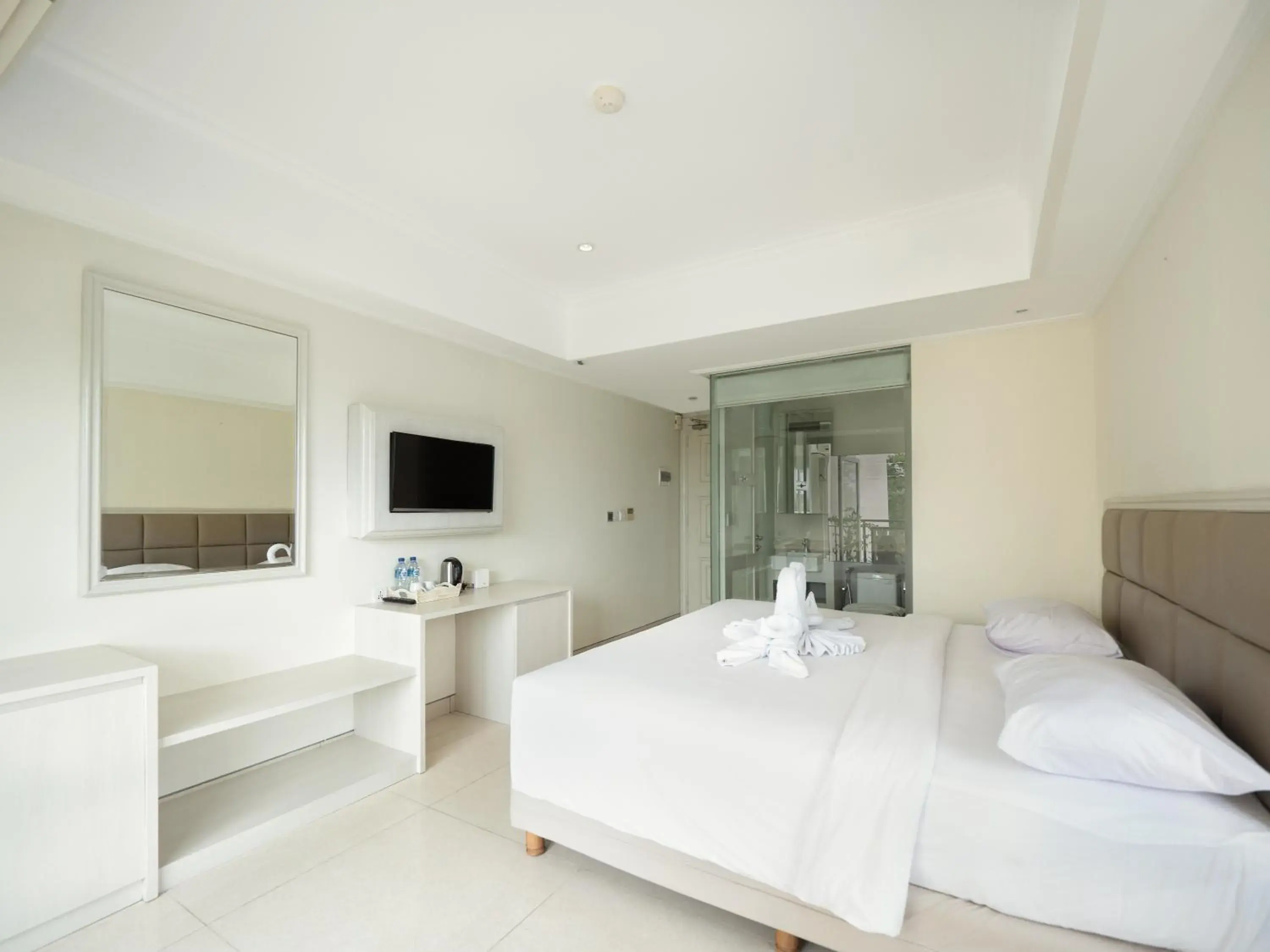 Bed in Alron Hotel Kuta Powered by Archipelago