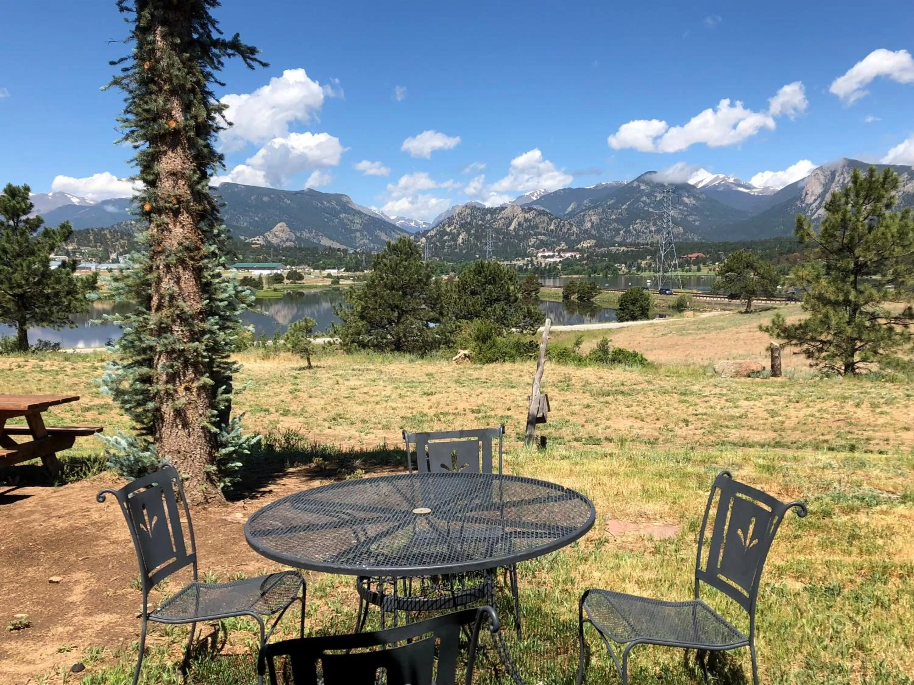 Estes Lake Lodge
