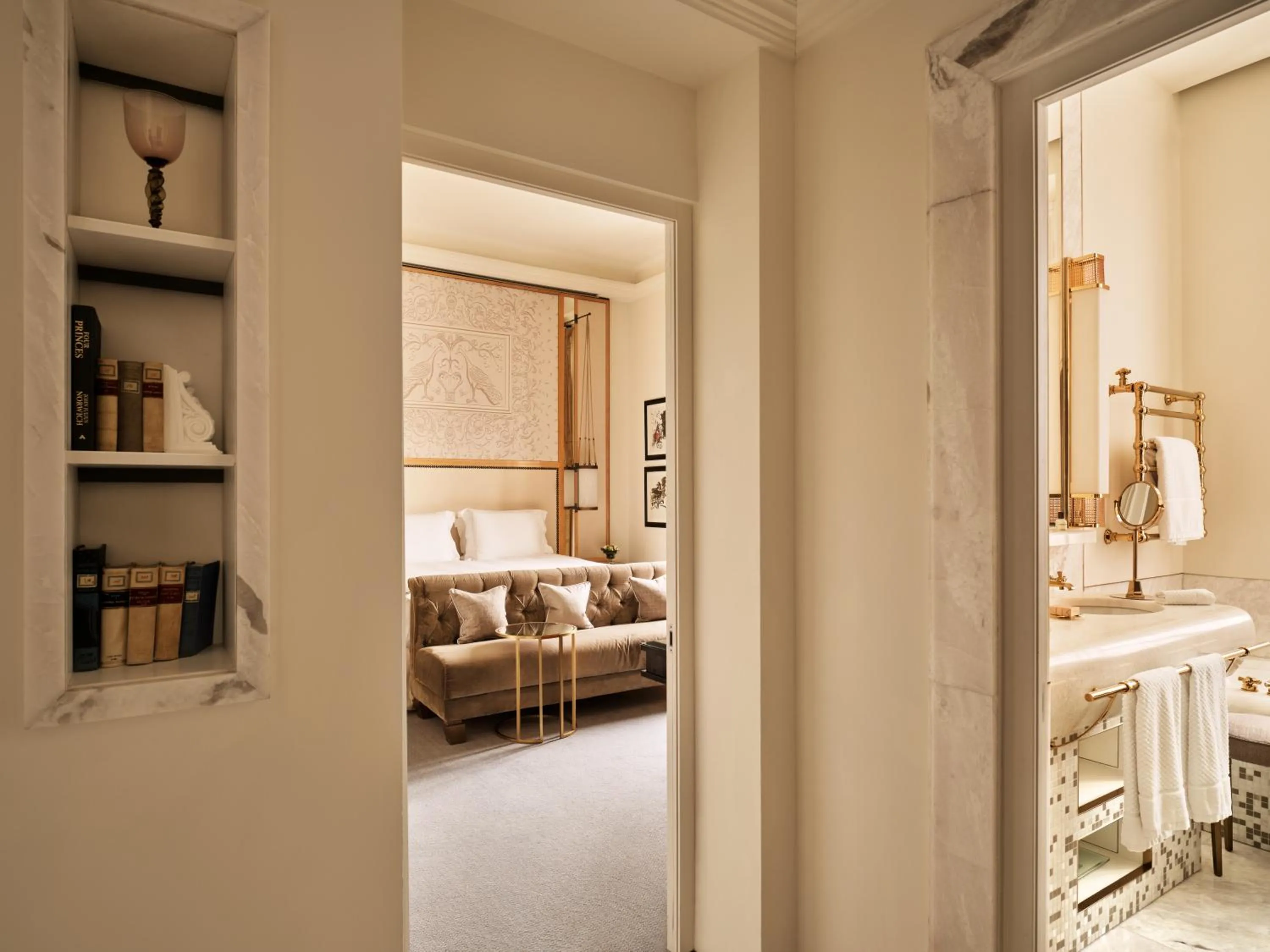 Bedroom, Bed in Hotel Eden - Dorchester Collection