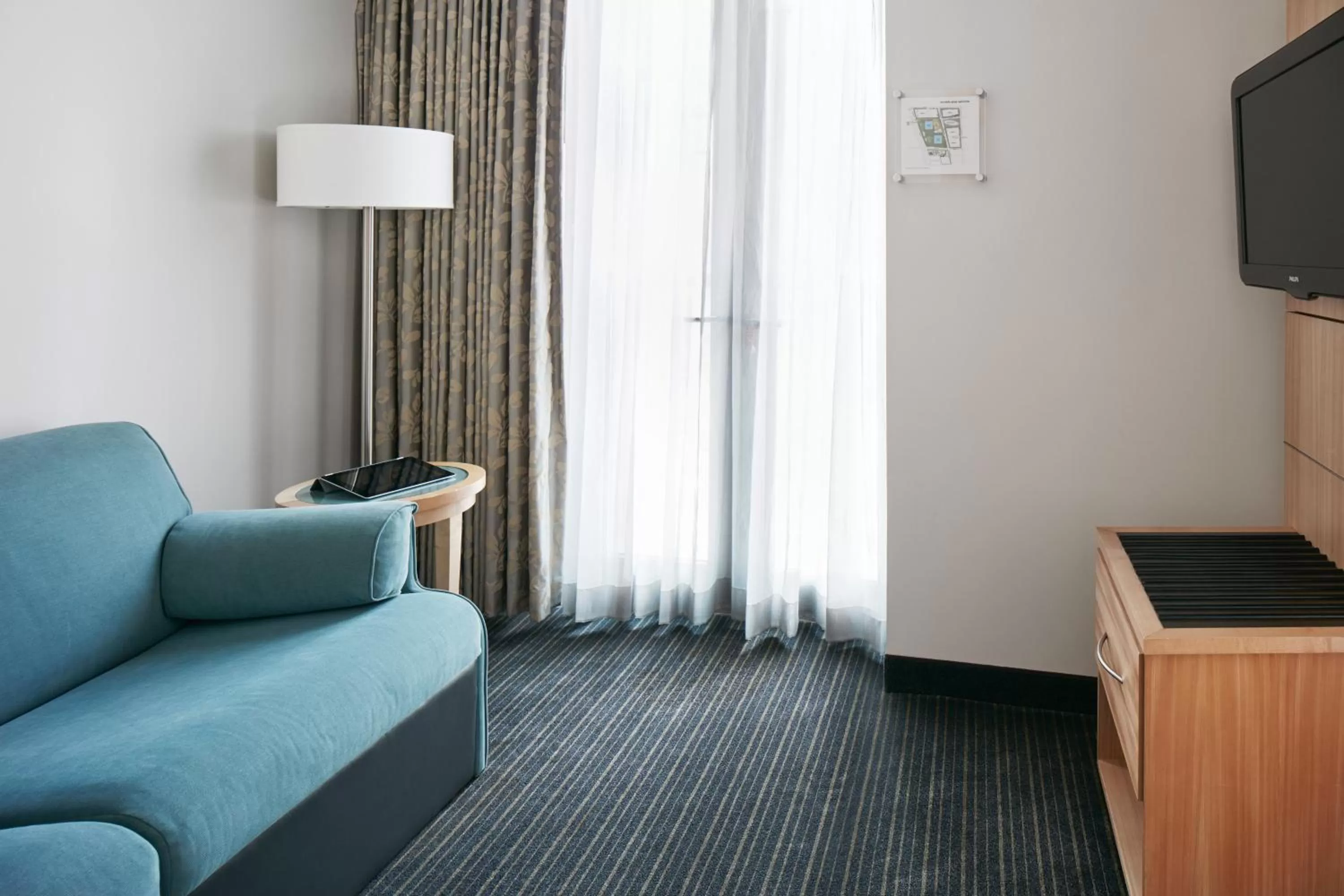 TV and multimedia in Club Quarters Hotel World Trade Center, New York