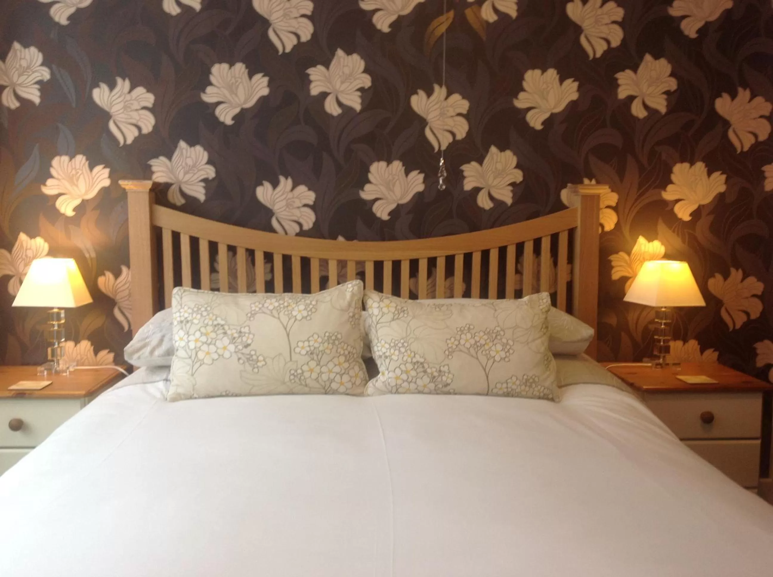 Bed in The Sherwood, No 11,