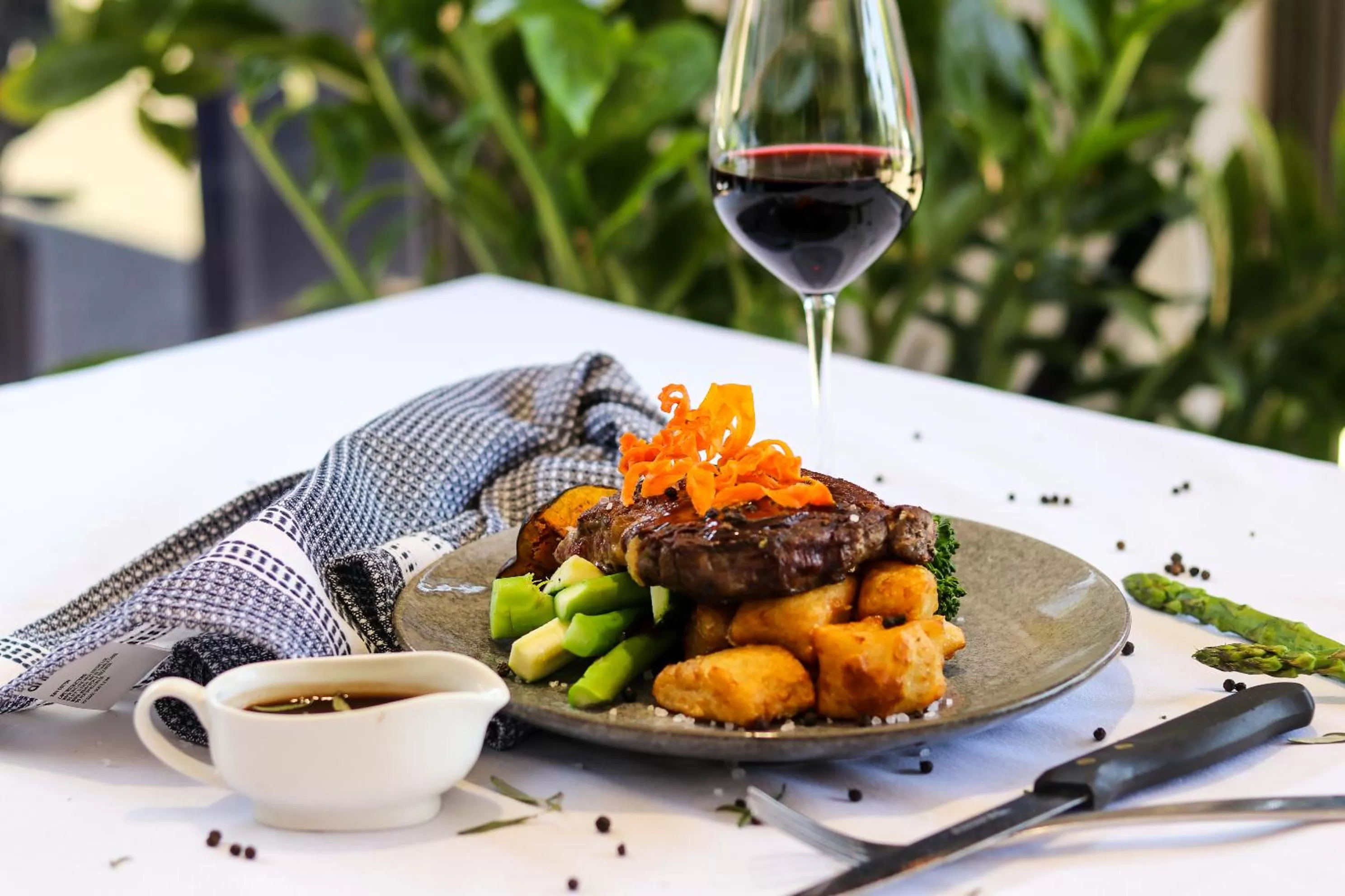 Restaurant/places to eat in Potters Toowoomba Hotel