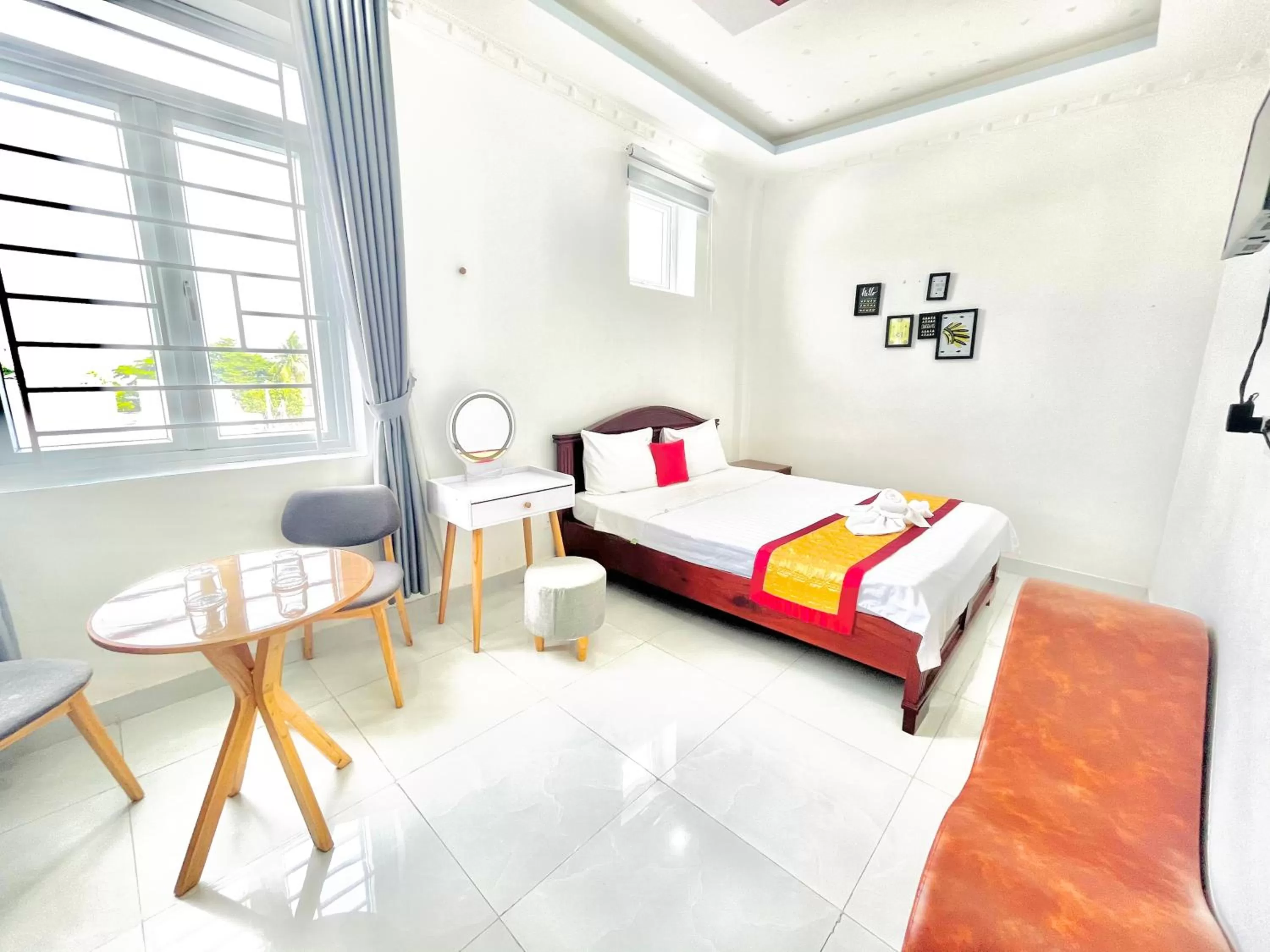 Photo of the whole room, Bed in Luxury Vườn Lài Hotel