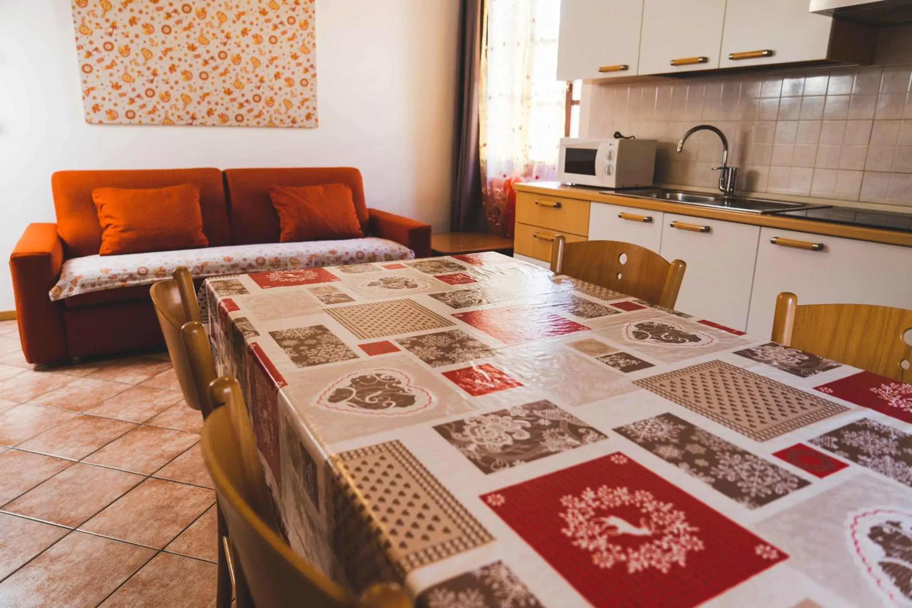 Kitchen or kitchenette, Seating Area in Residence Desiree