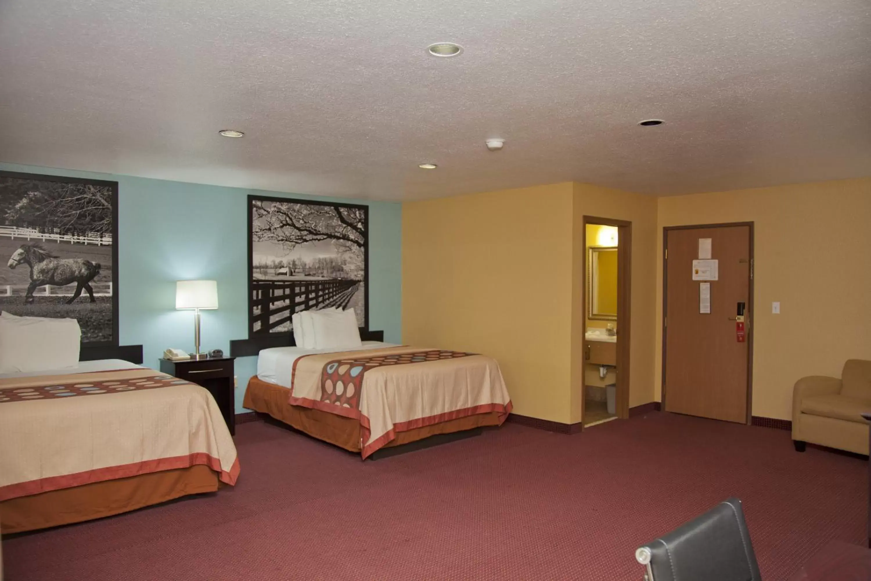 Studio Suite with Two Queen Beds - Non-Smoking in Super 8 by Wyndham Richmond