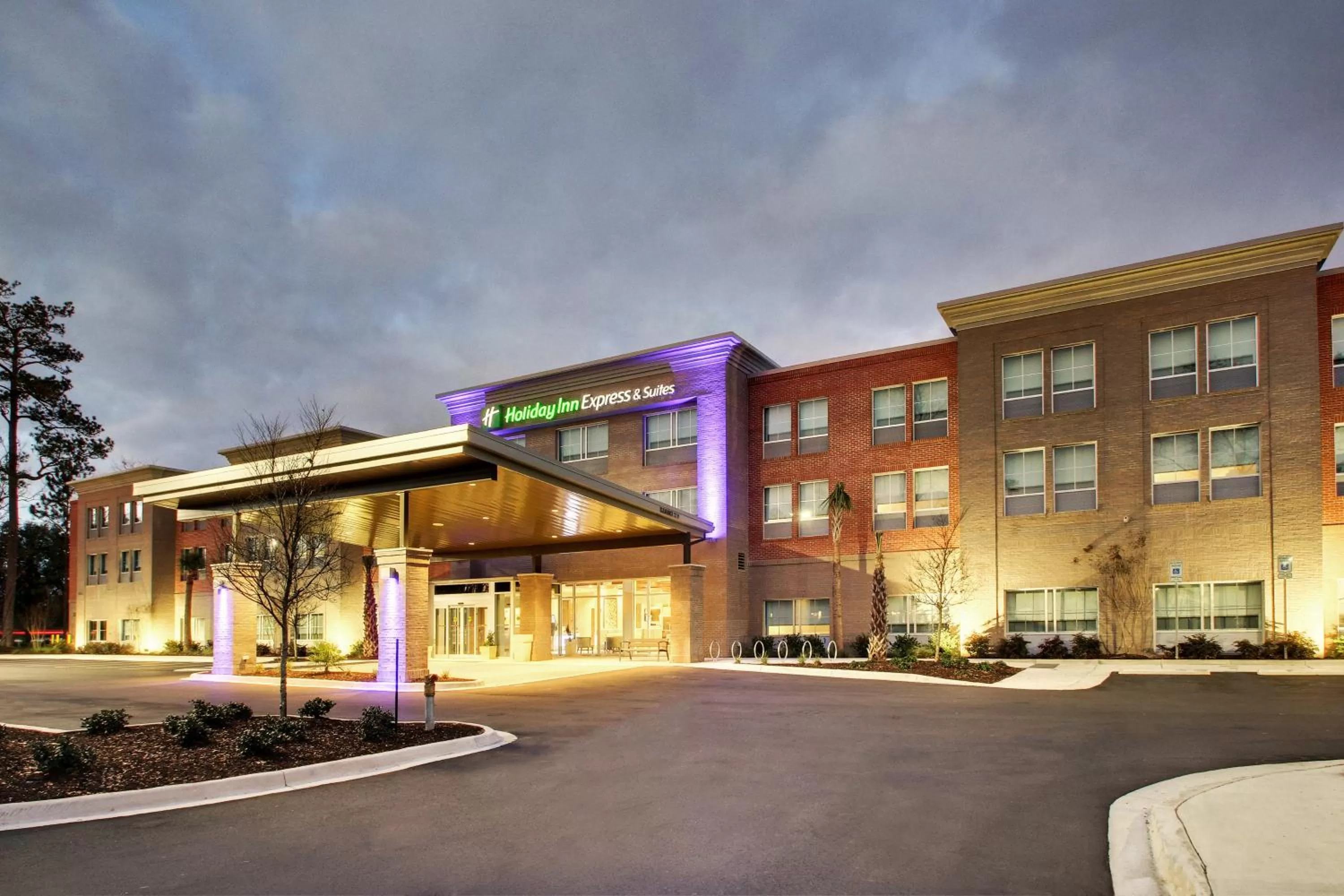 Property building in Holiday Inn Express & Suites Charleston NE Mt Pleasant US17 by IHG