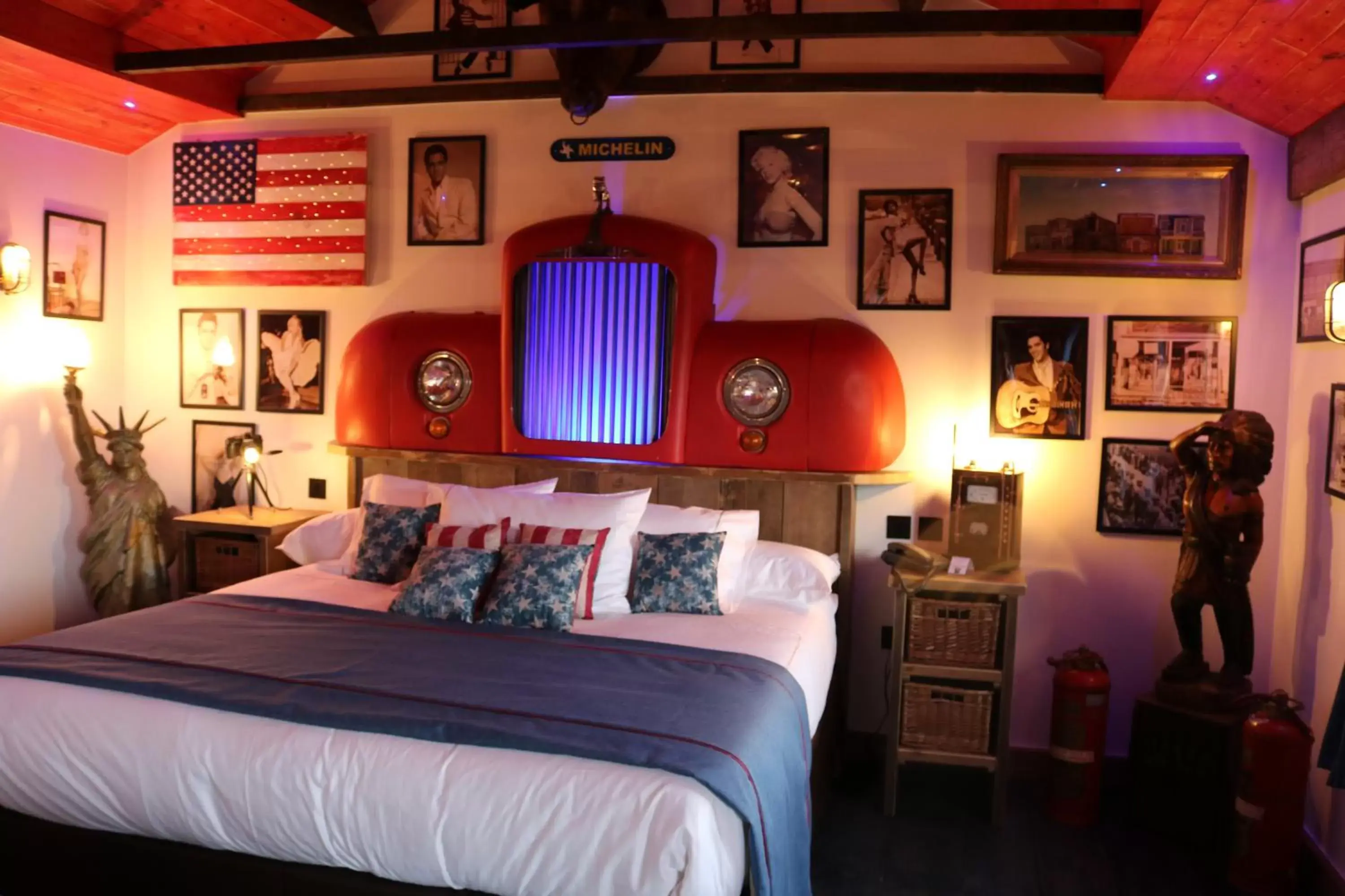Photo of the whole room, Bed in South Causey Inn