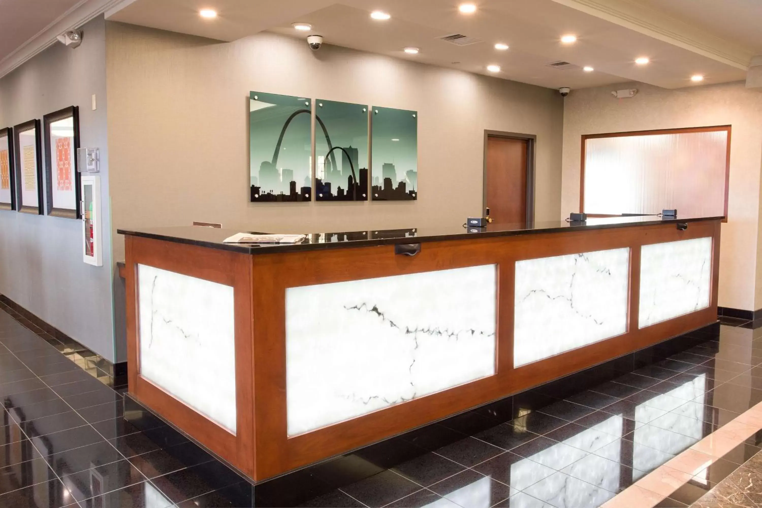 Lobby or reception in Drury Inn & Suites St. Louis Creve Coeur