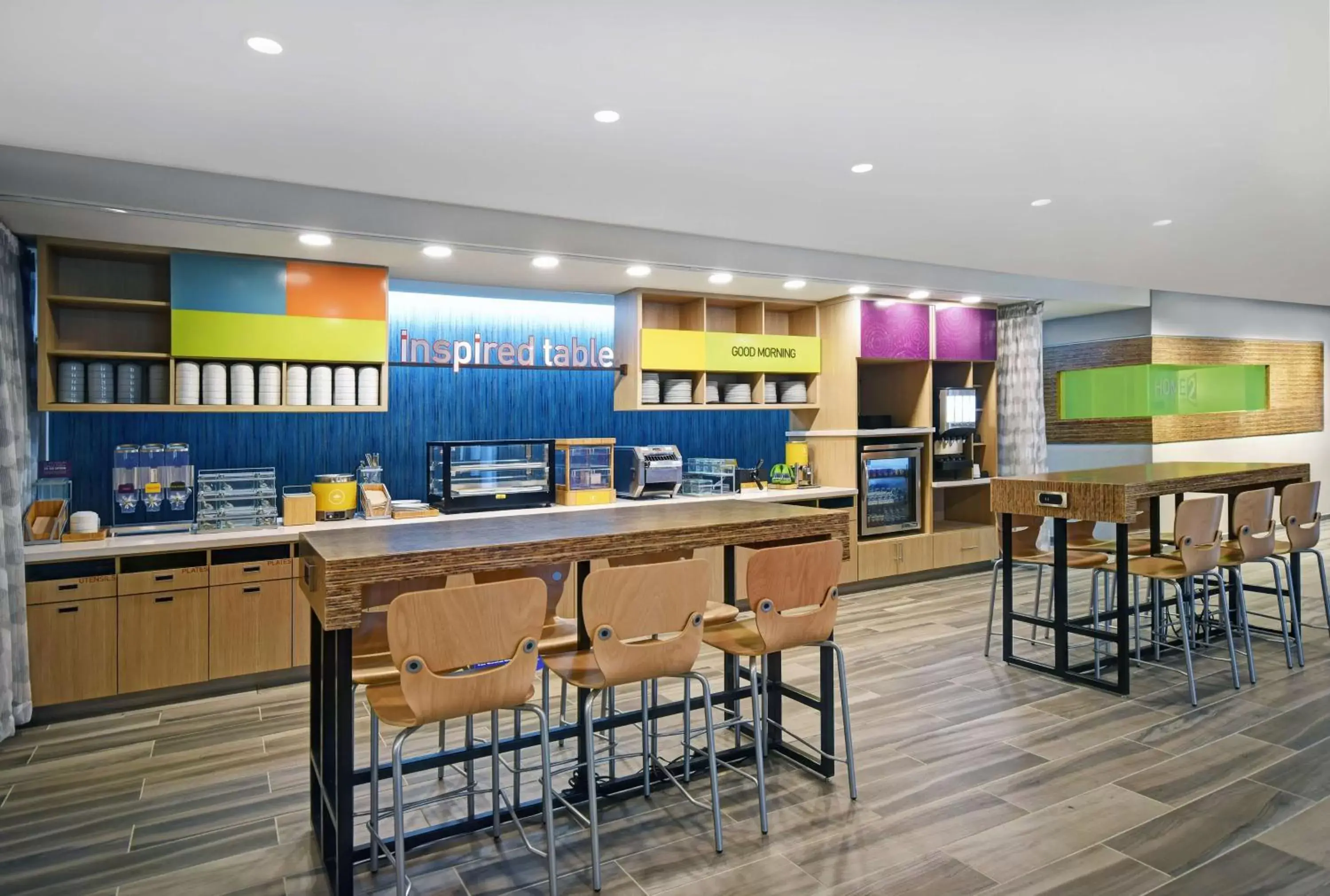 Breakfast, Lounge/Bar in Home2 Suites By Hilton Springdale Cincinnati