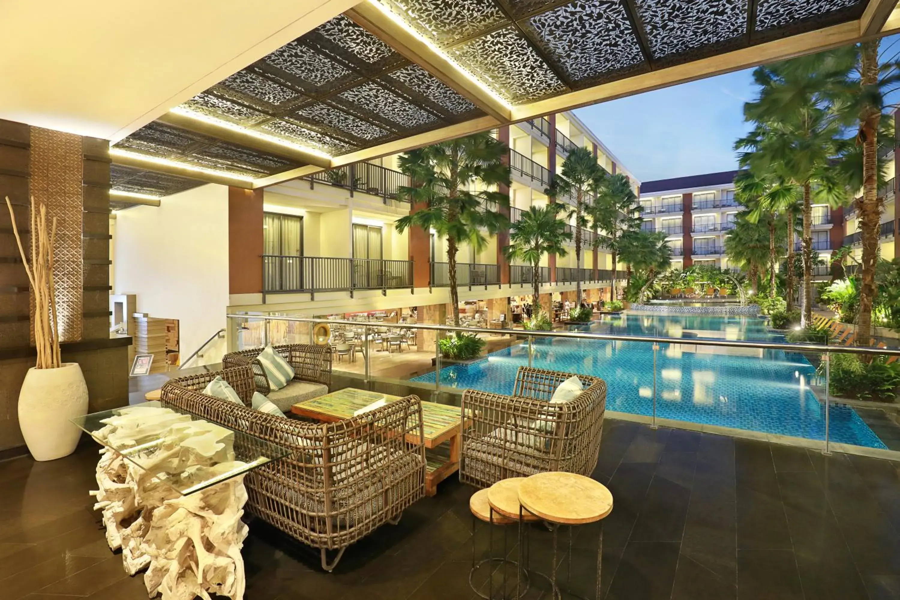 Lobby or reception, Swimming Pool in Swiss-Belhotel Tuban