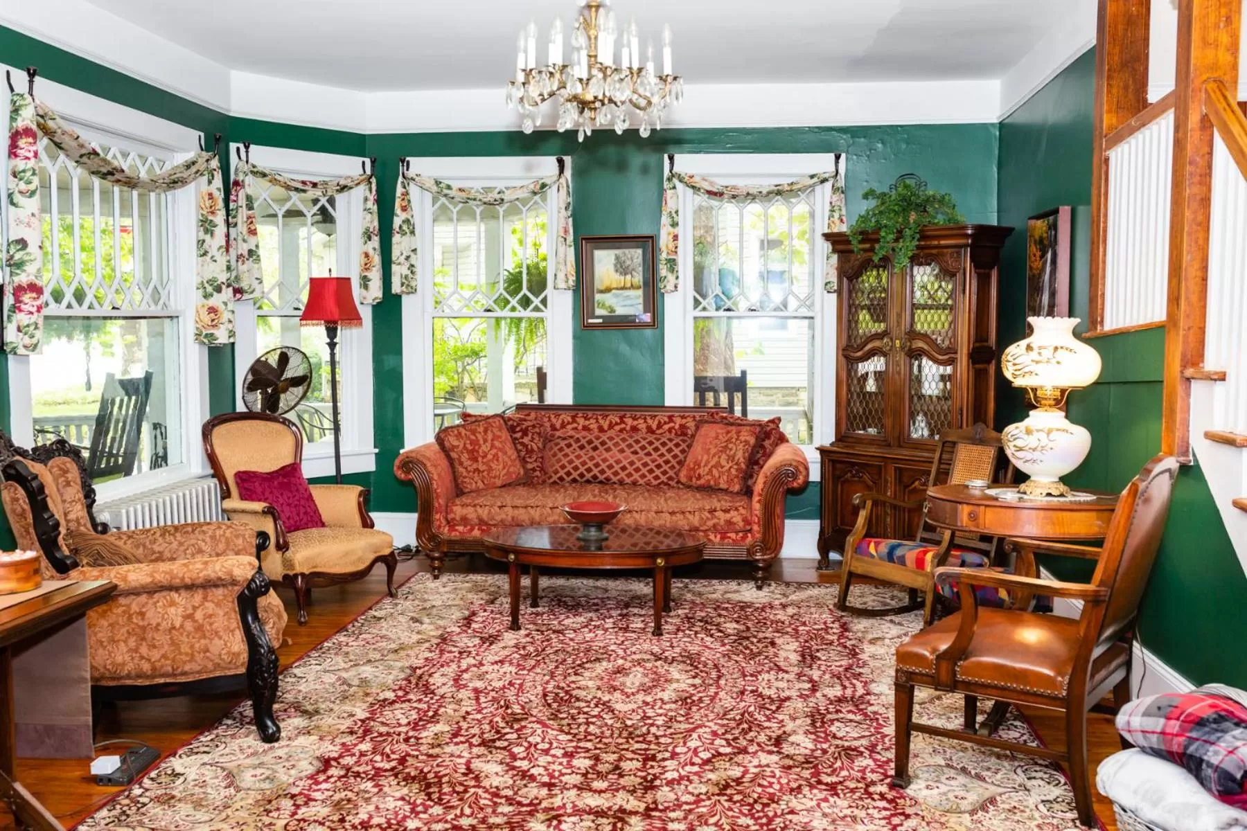 Living room, Seating Area in The Charleston Inn