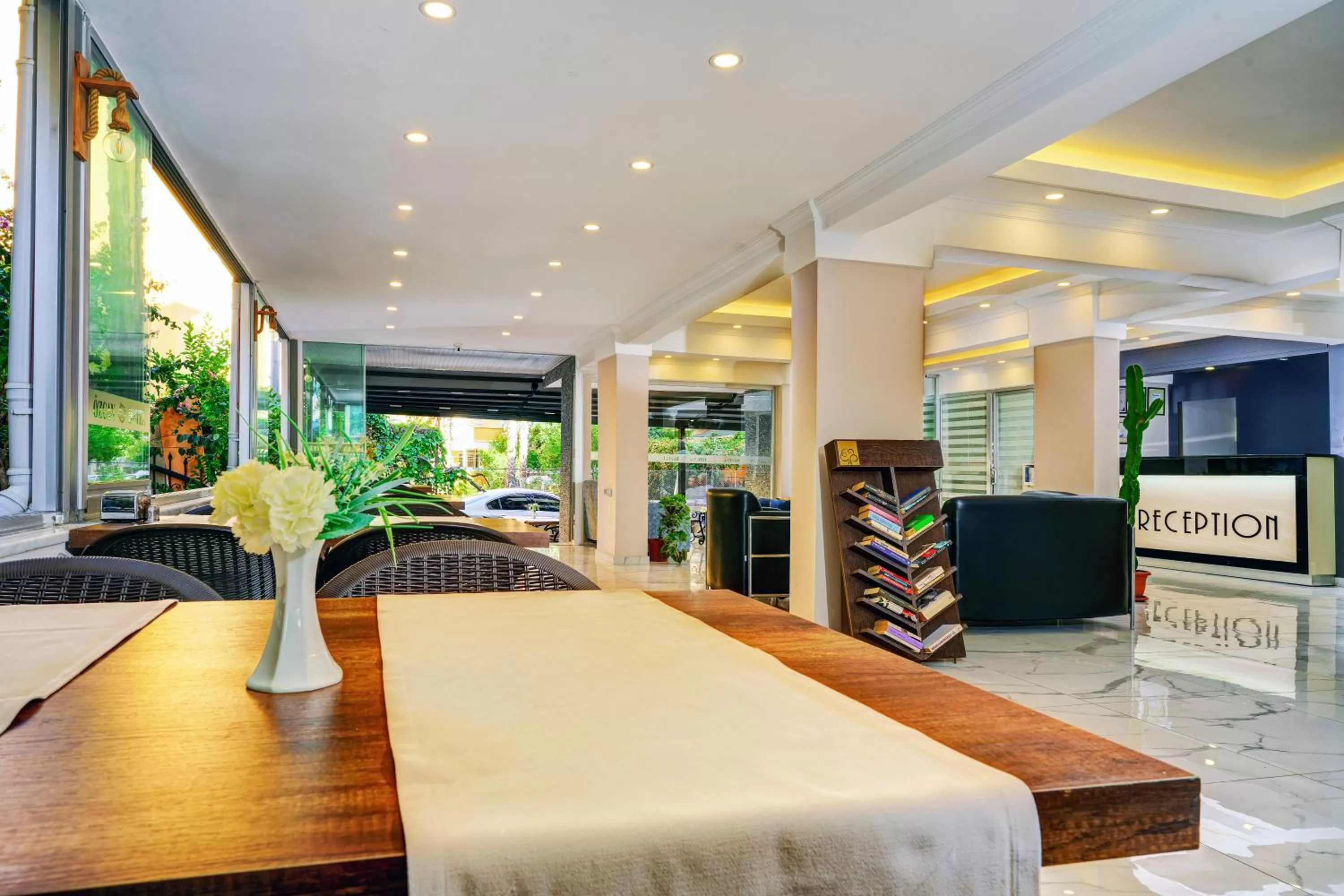 Restaurant/places to eat in Ozcan Hotel