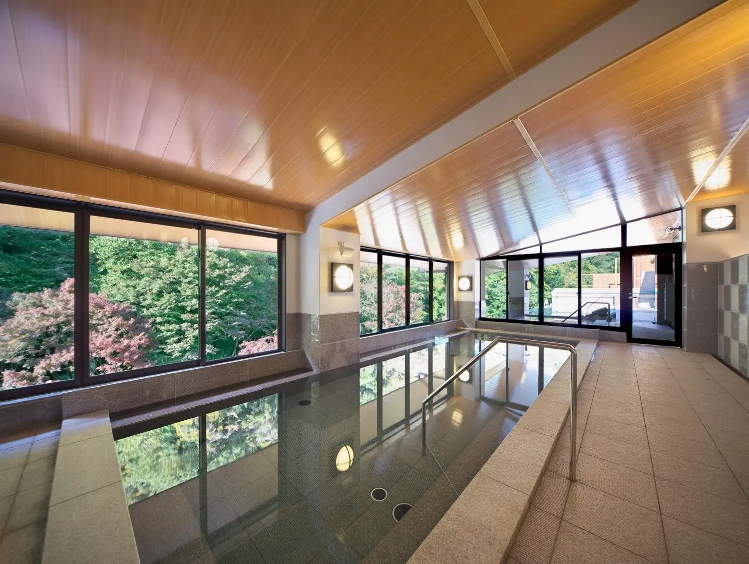 Swimming Pool in Hakone Tenseien Hotel