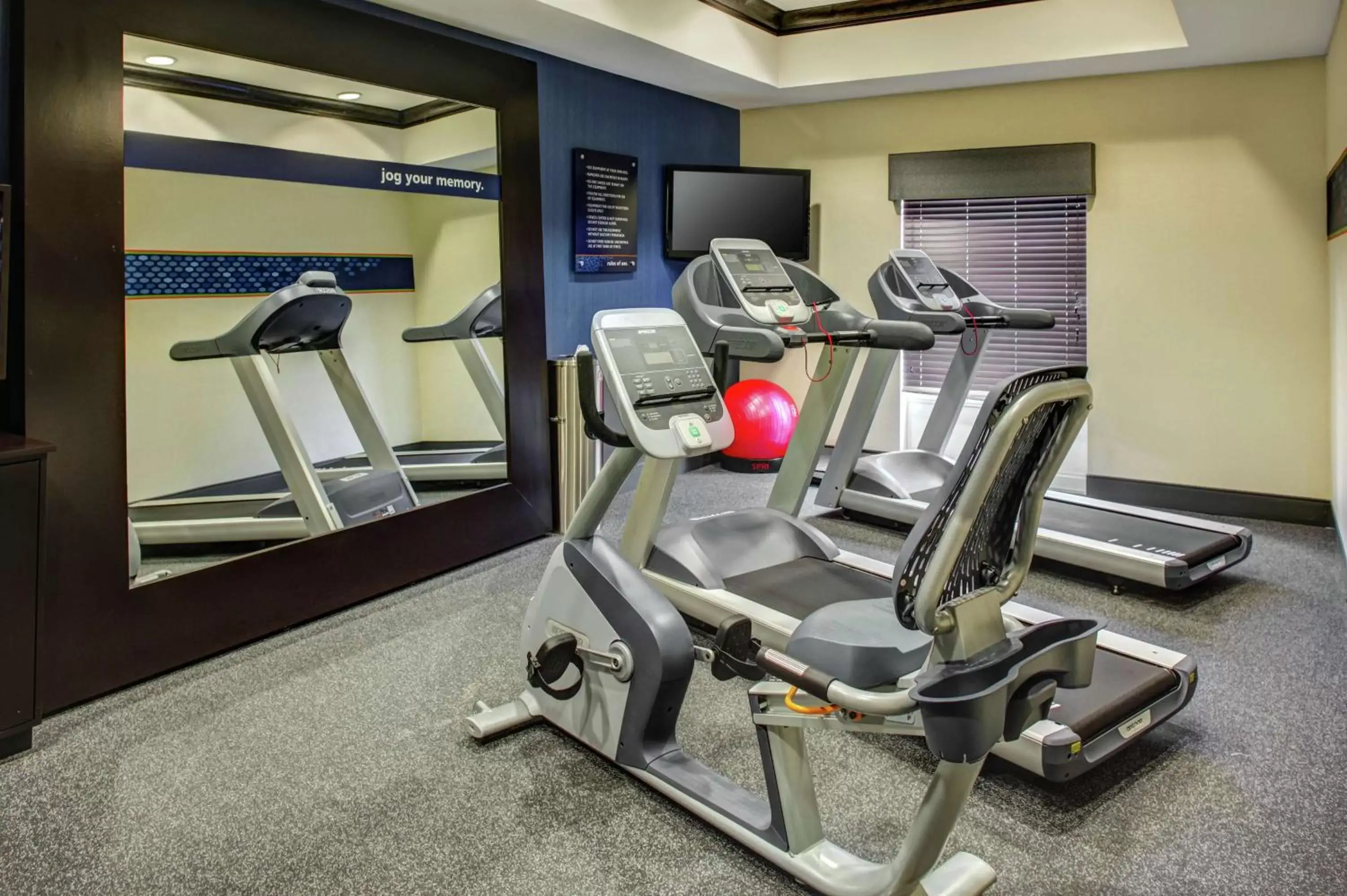 Fitness centre/facilities in Hampton Inn Thomson Fitness centre/facilities in Hampton Inn Thomson
