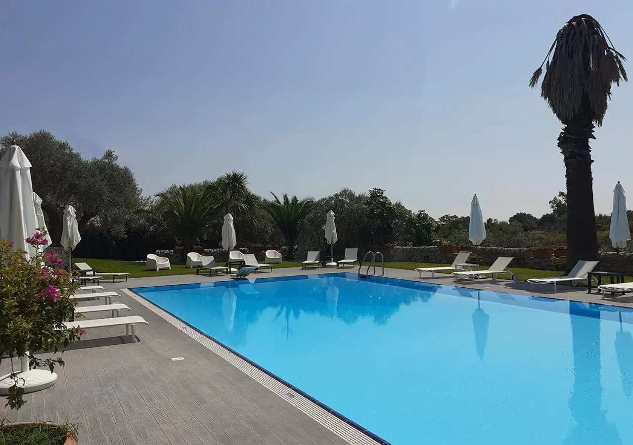 Swimming pool in Domus Hyblaea Resort