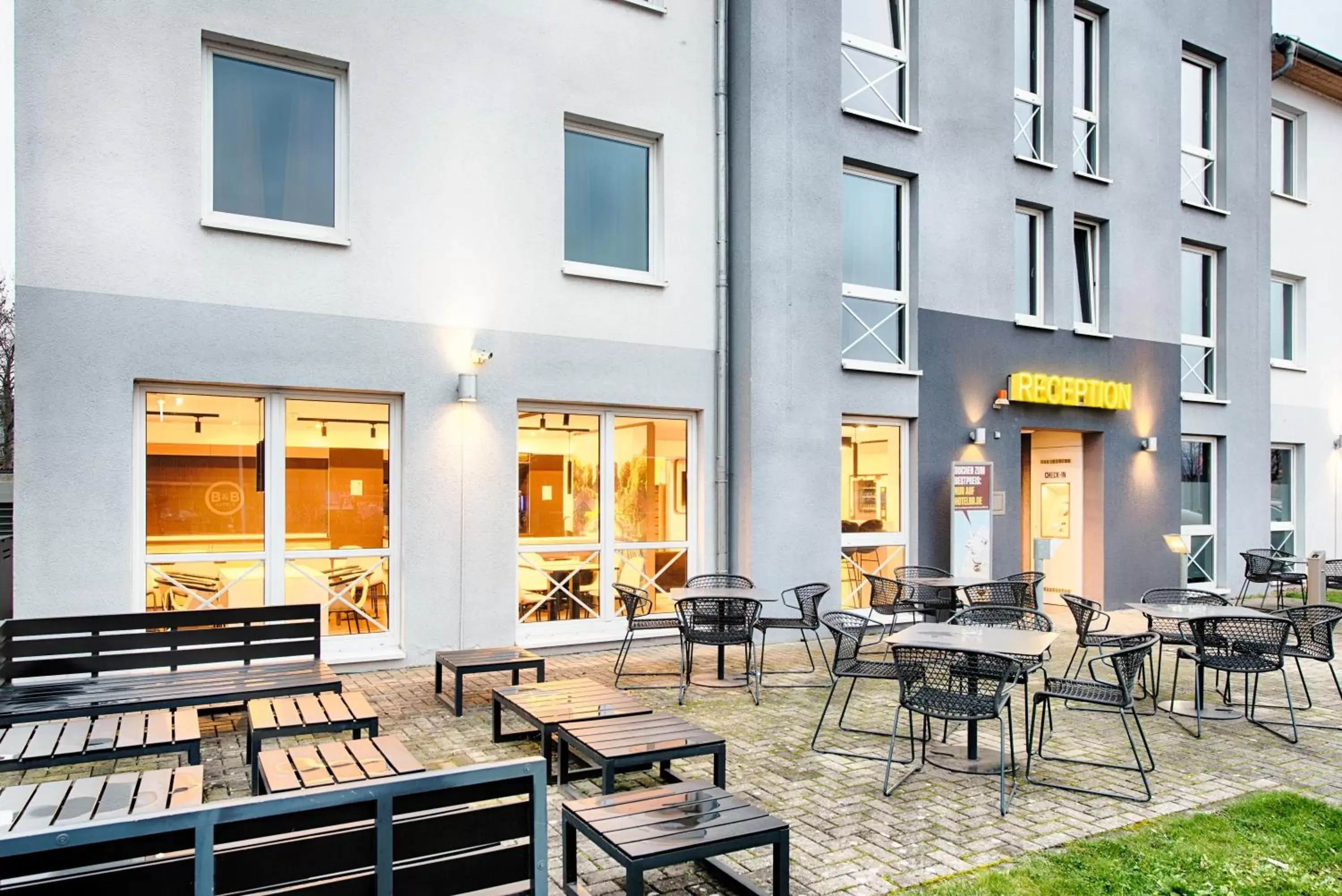 Property building, Restaurant/Places to Eat in B&B Hotel Kassel-Süd