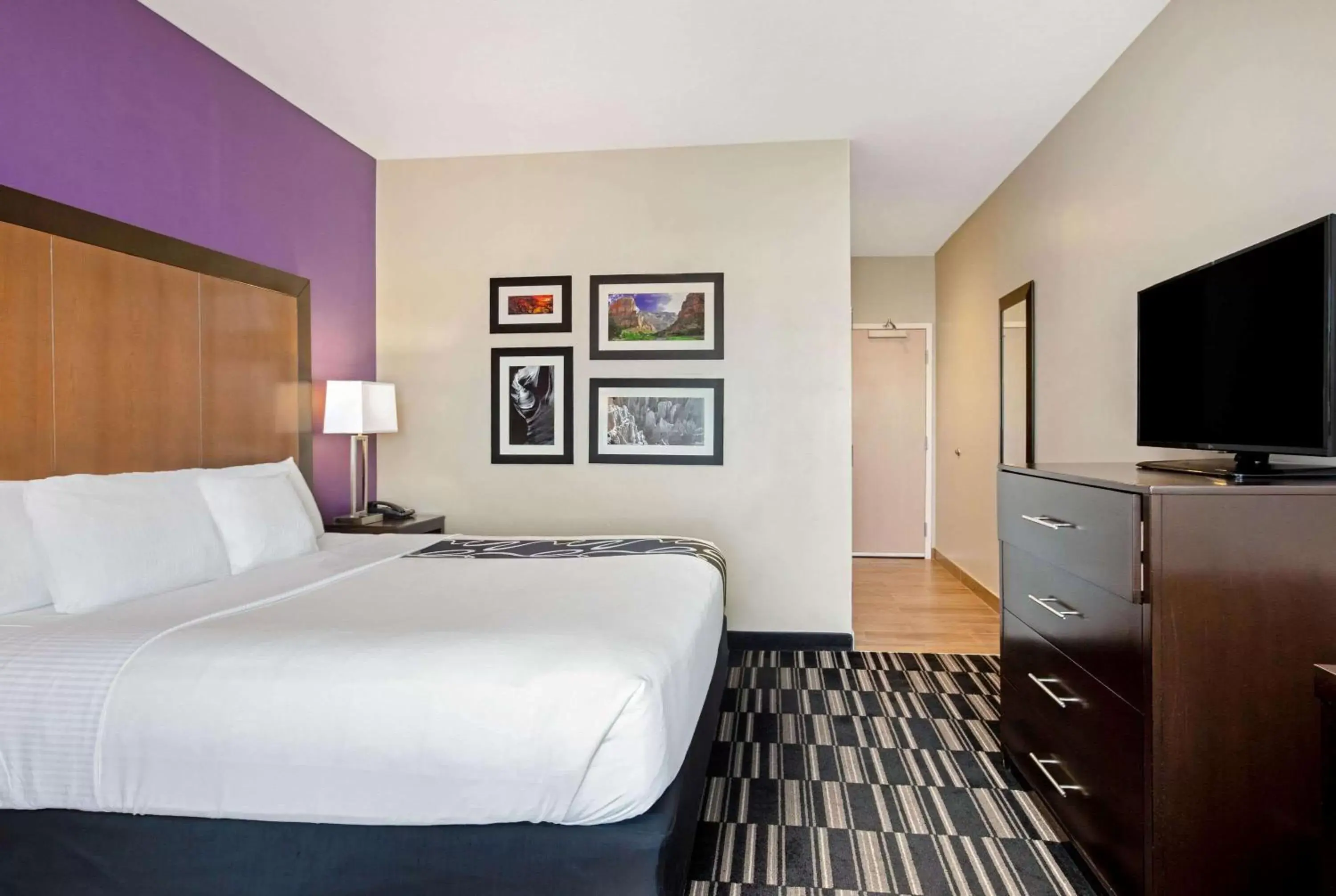 Photo of the whole room, Bed in La Quinta by Wyndham Cedar City