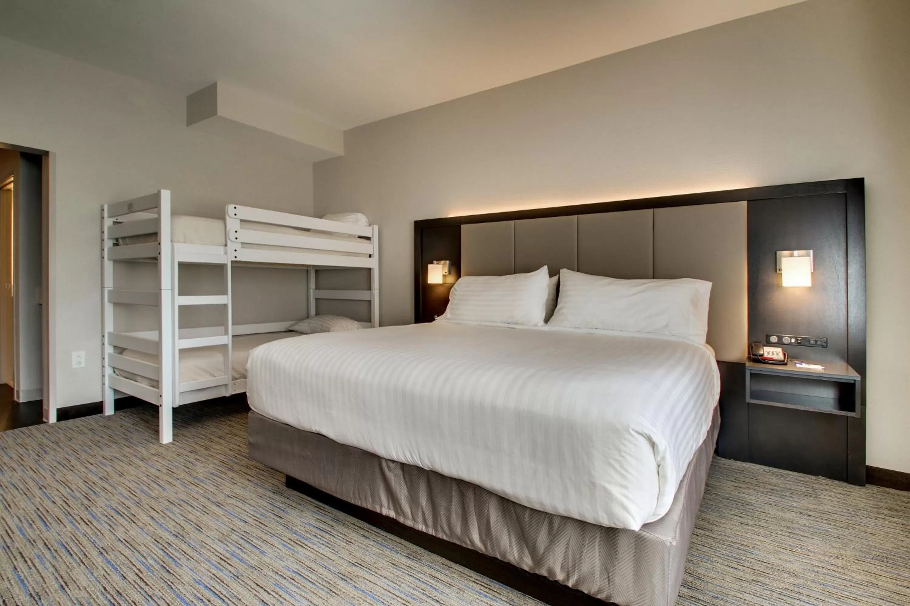 Bedroom, Bed in Holiday Inn Express & Suites Charleston NE Mt Pleasant US17 by IHG