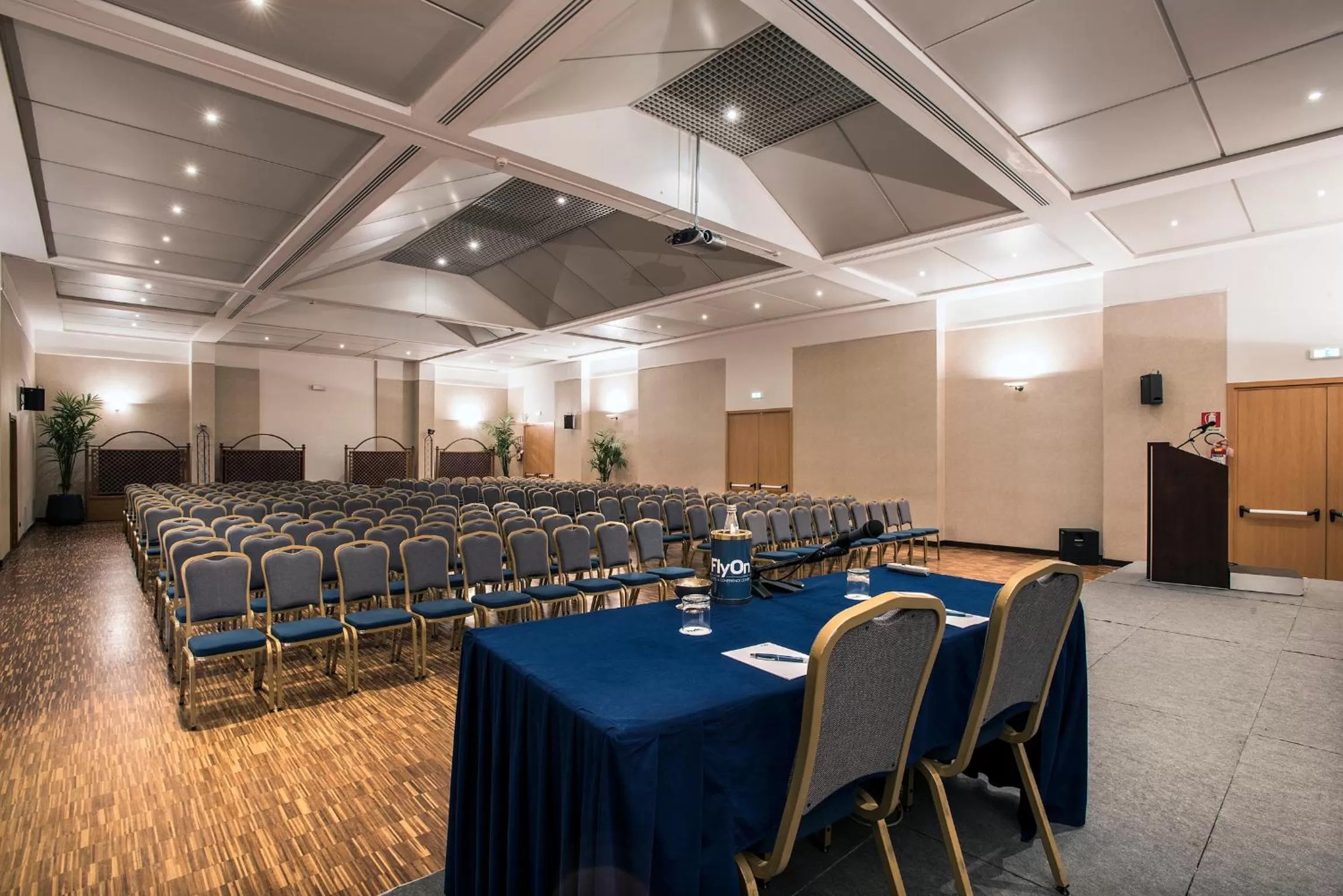 Meeting/conference room in FlyOn Hotel & Conference Center