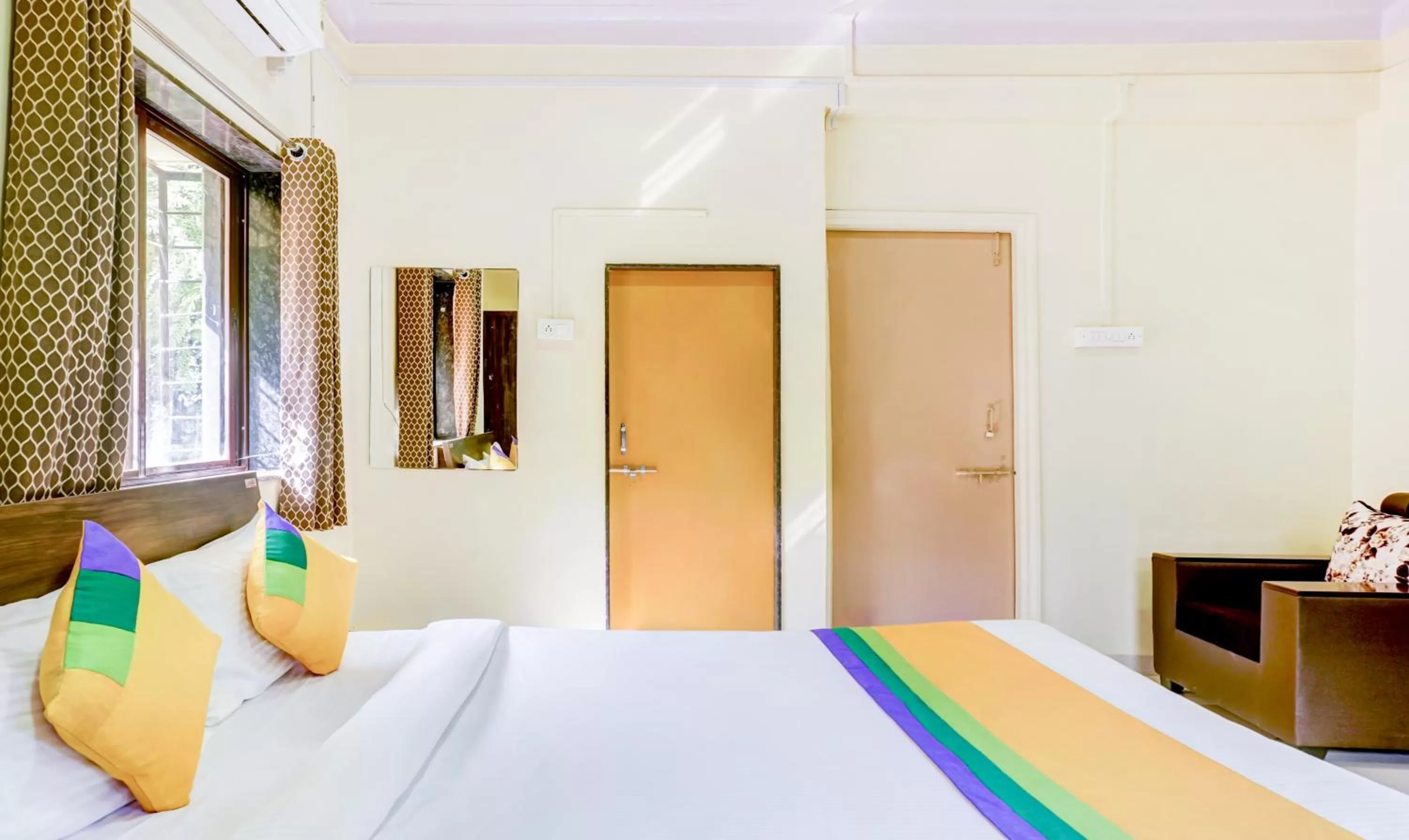 Photo of the whole room, Bed in Hotel Bestow Inn Koregaon Park Pune -Near Osho Ashram