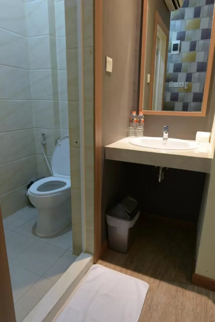 Bathroom in Kama Hotel